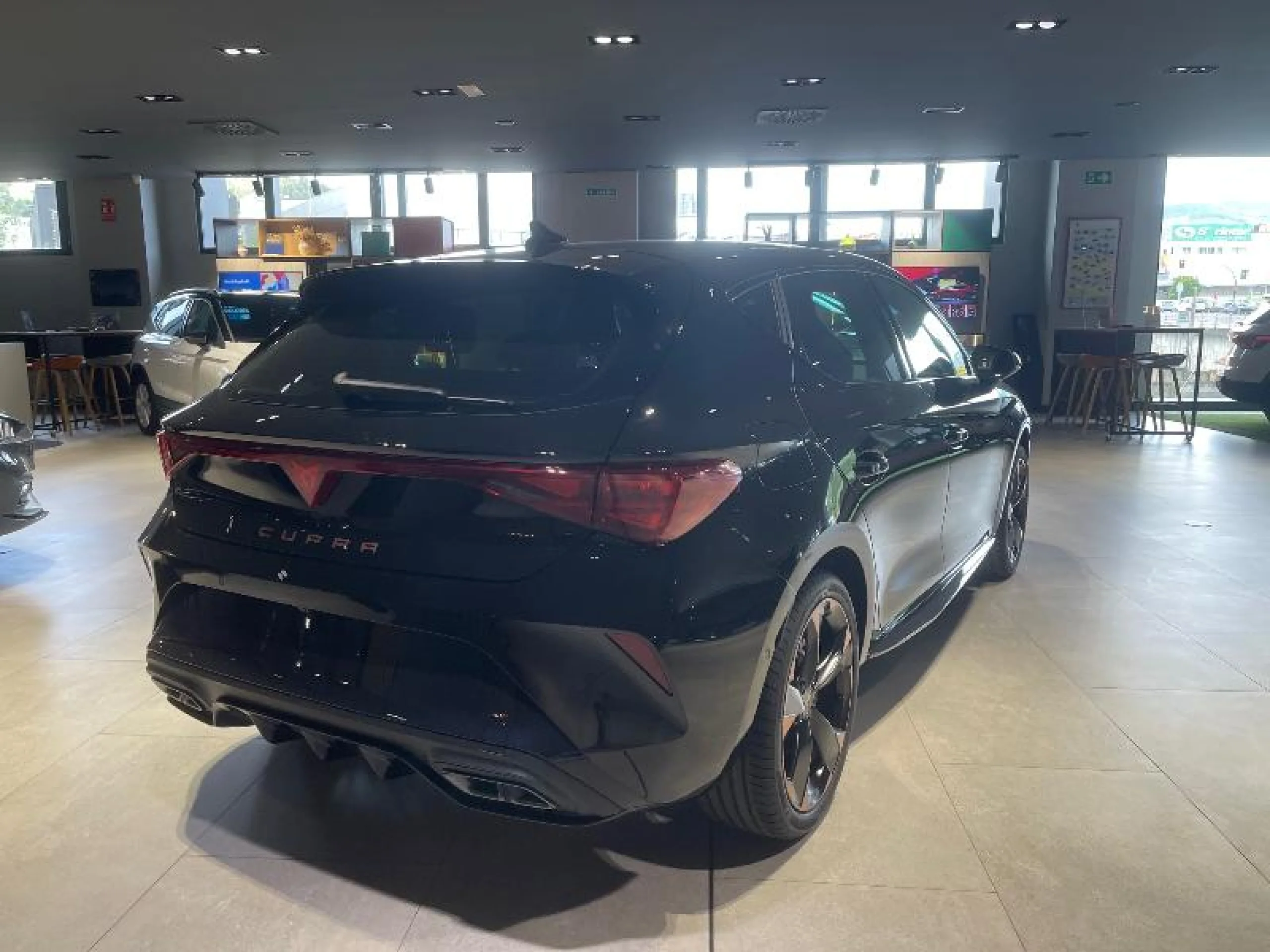 CUPRA LEON 1.5 ETSI 110KW (150CV) DSG BEYOND MY26.6 - Foto 4