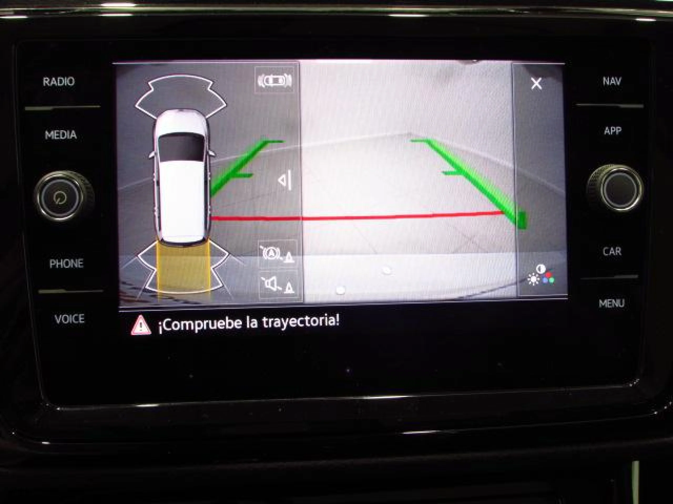 VOLKSWAGEN TOURAN TOURAN R LINE 2.0 TDI 110 KW (150 CV)  AUTOM TICO DSG 7 VEL. - Foto 9