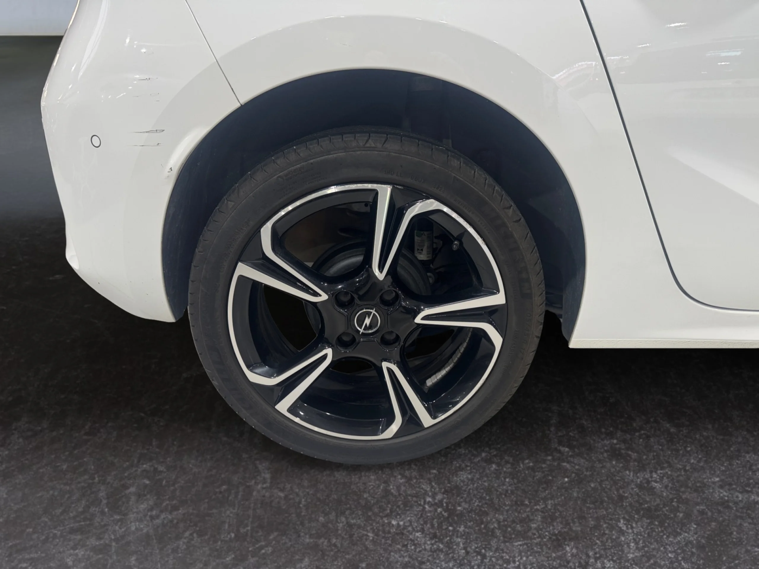 OPEL CORSA 1.2T XHL 74KW (100CV) GS - Foto 8