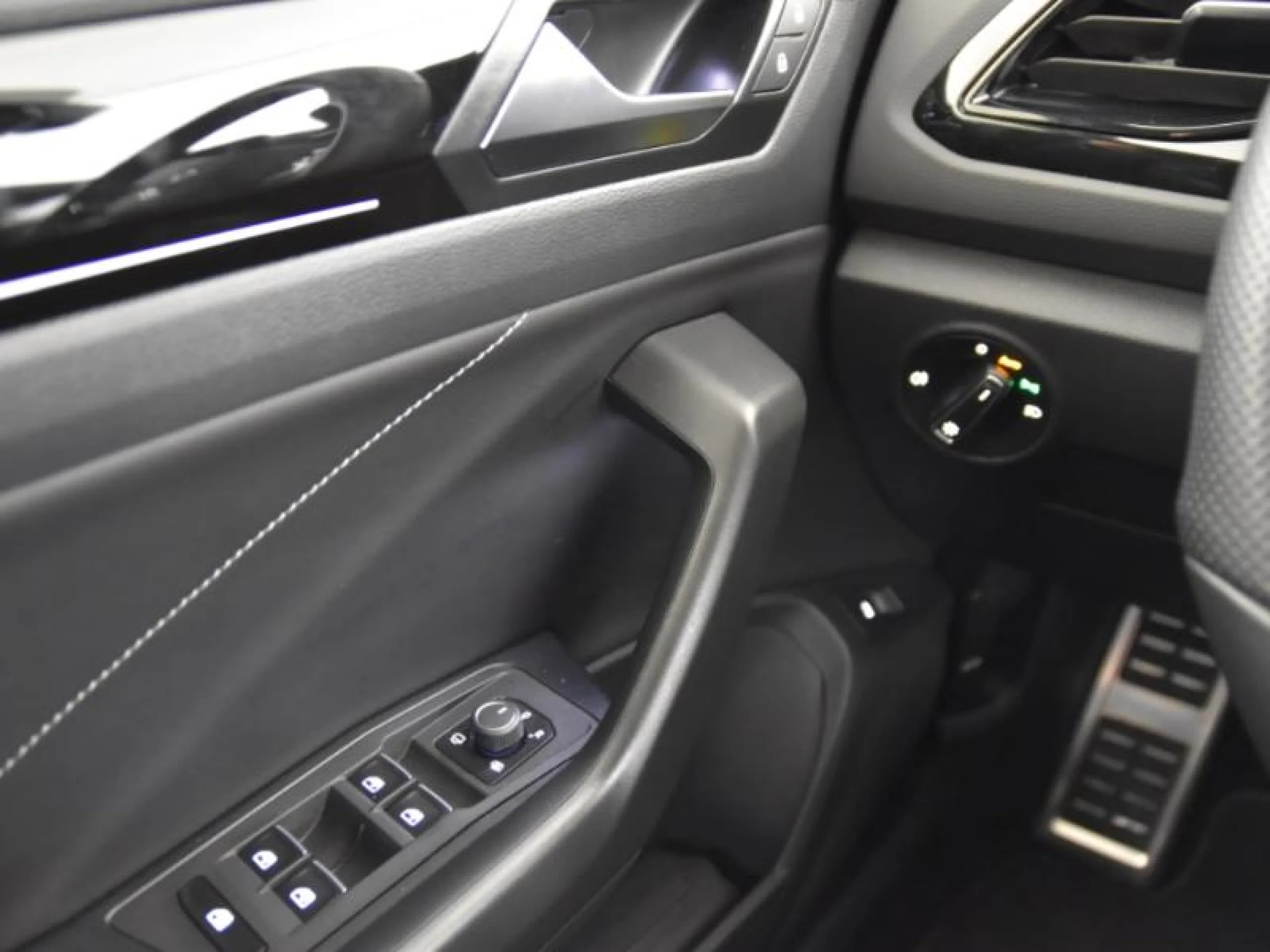 VOLKSWAGEN T ROC R LINE 1.5 TSI 110KW (150CV) - Foto 15