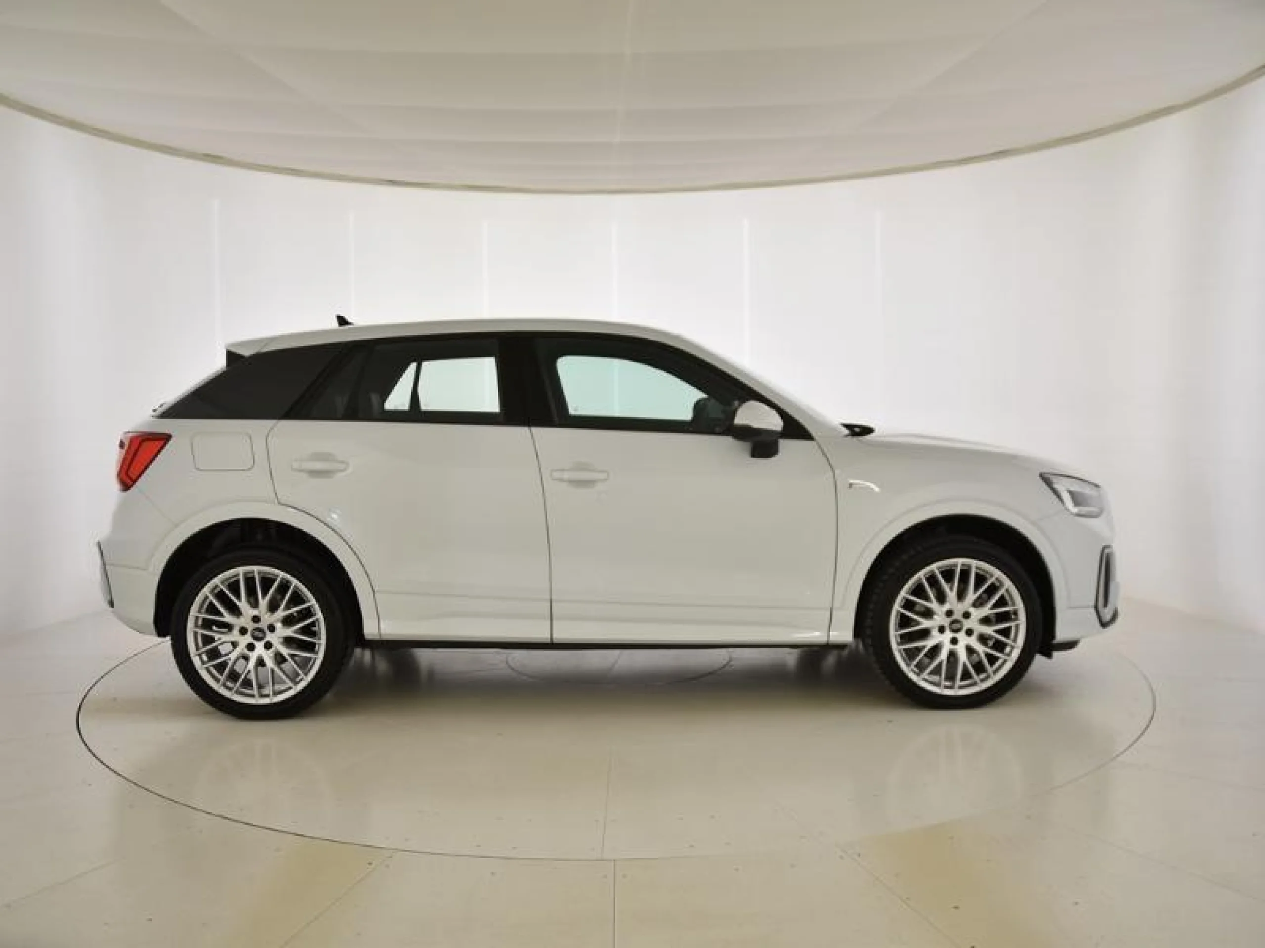 AUDI Q2 ADRENALIN BLACK ED 35 TDI 110KW S TRONIC - Foto 4