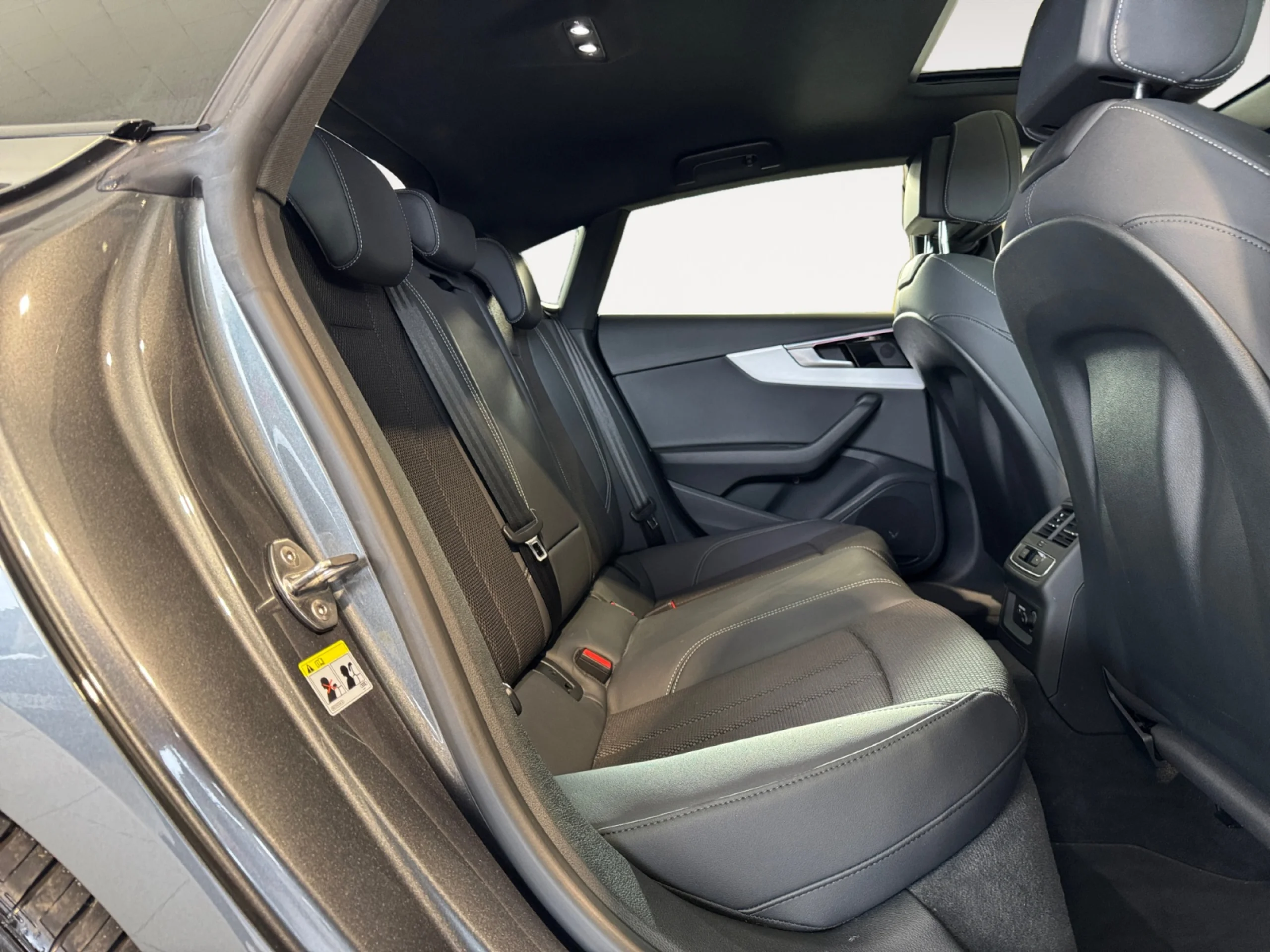 AUDI A5 BLACK LINE 40 TDI S TRONIC SPORTBACK - Foto 6