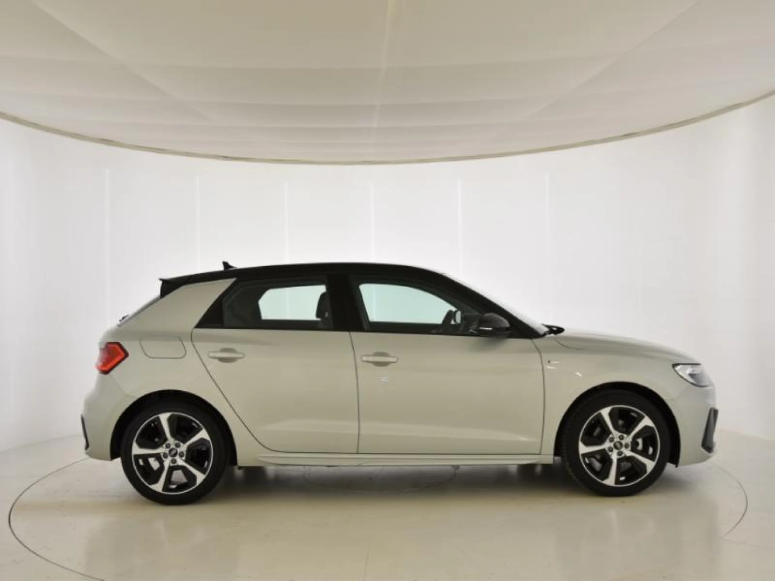 AUDI A1 SPORTBACK ADRENALIN 30 TFSI 81KW S TRON - Foto 3