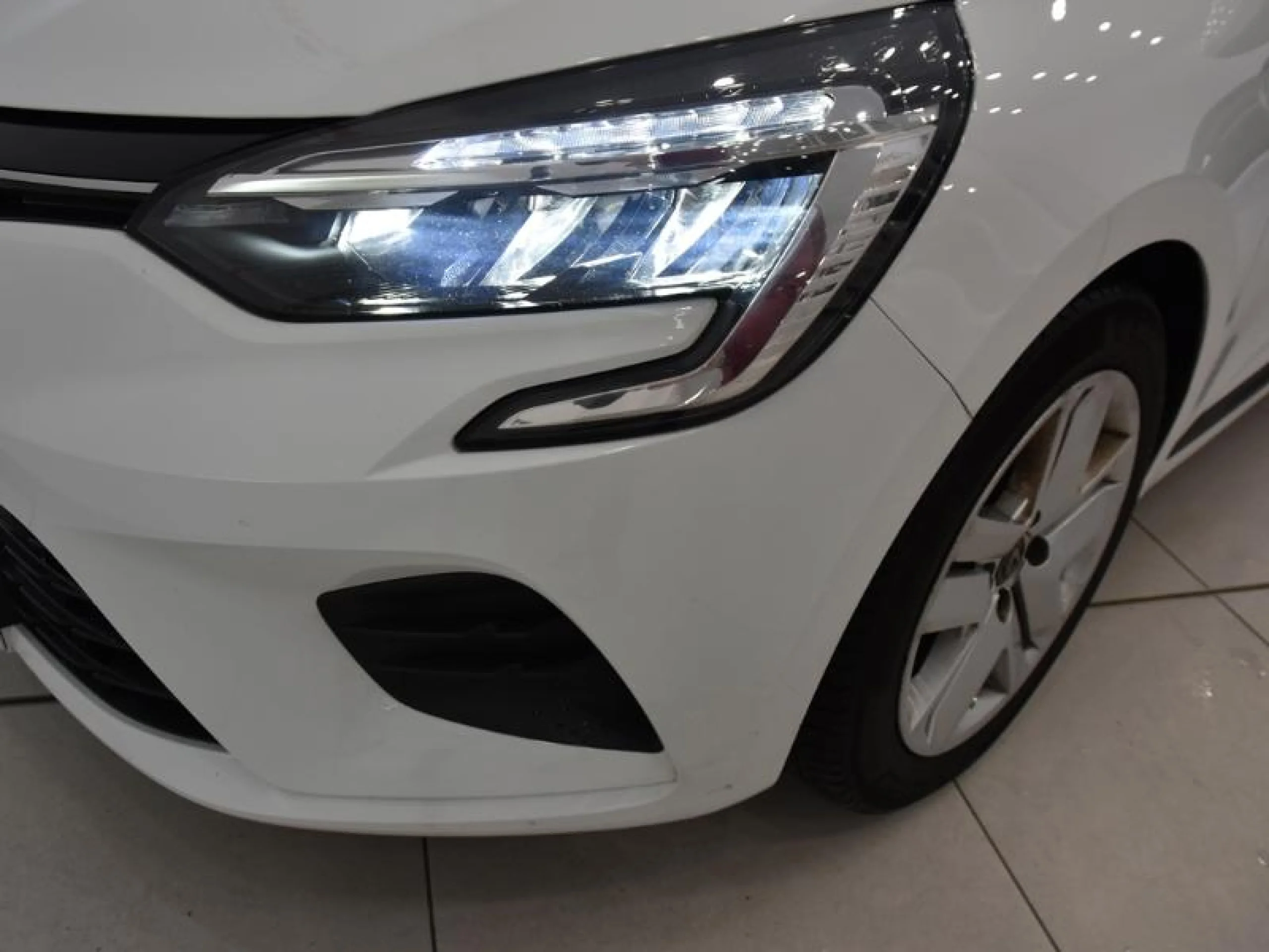 RENAULT CLIO ZEN TCE 67 KW (91CV) - Foto 19