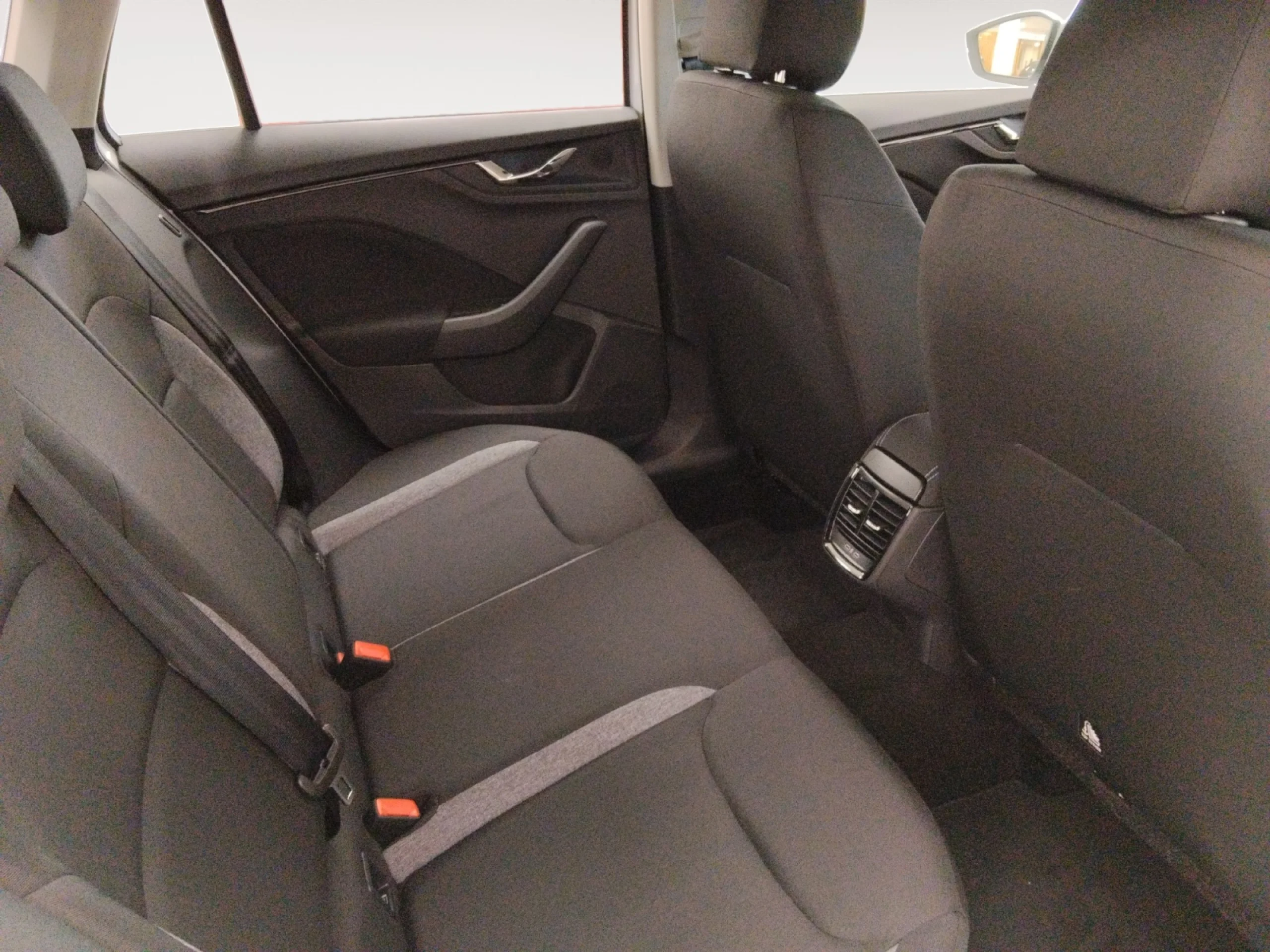SKODA SCALA 1.0 TSI 85KW (115 CV) GO - Foto 6