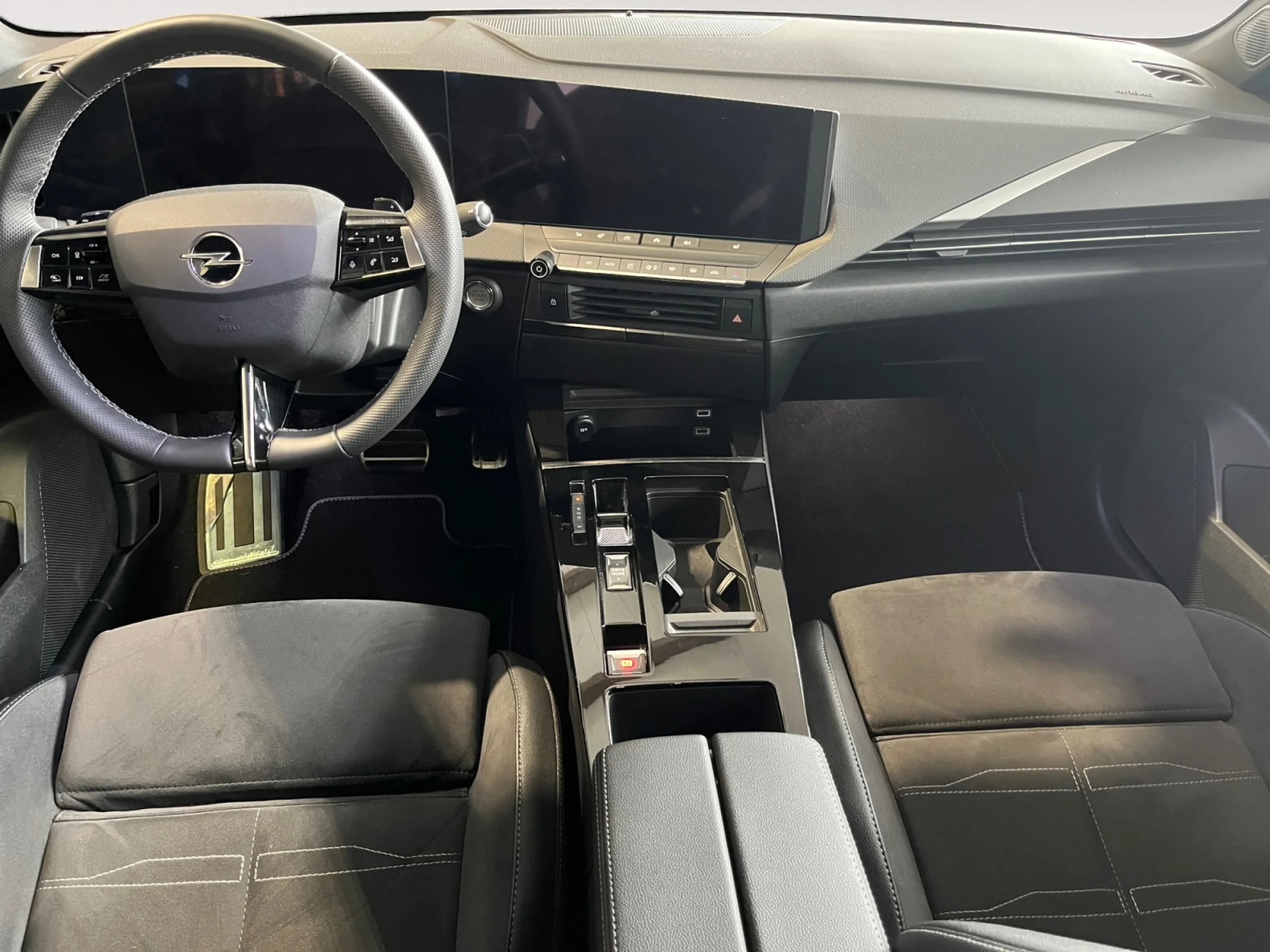 OPEL ASTRA 1.2T XHT 96KW (130CV) GS - Foto 4