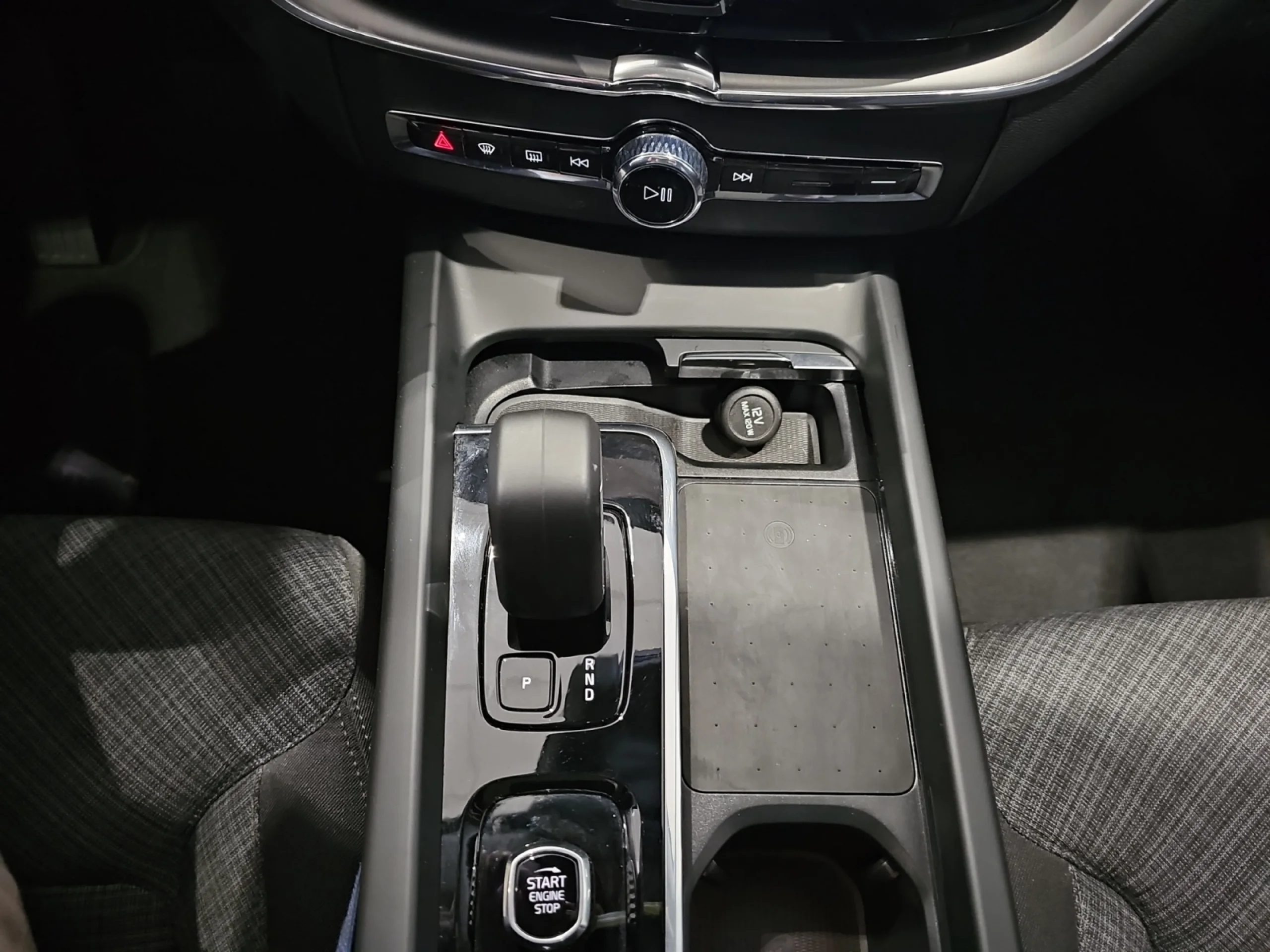 VOLVO XC60 2.0 T6 AWD RECHARGE CORE AUTO - Foto 11