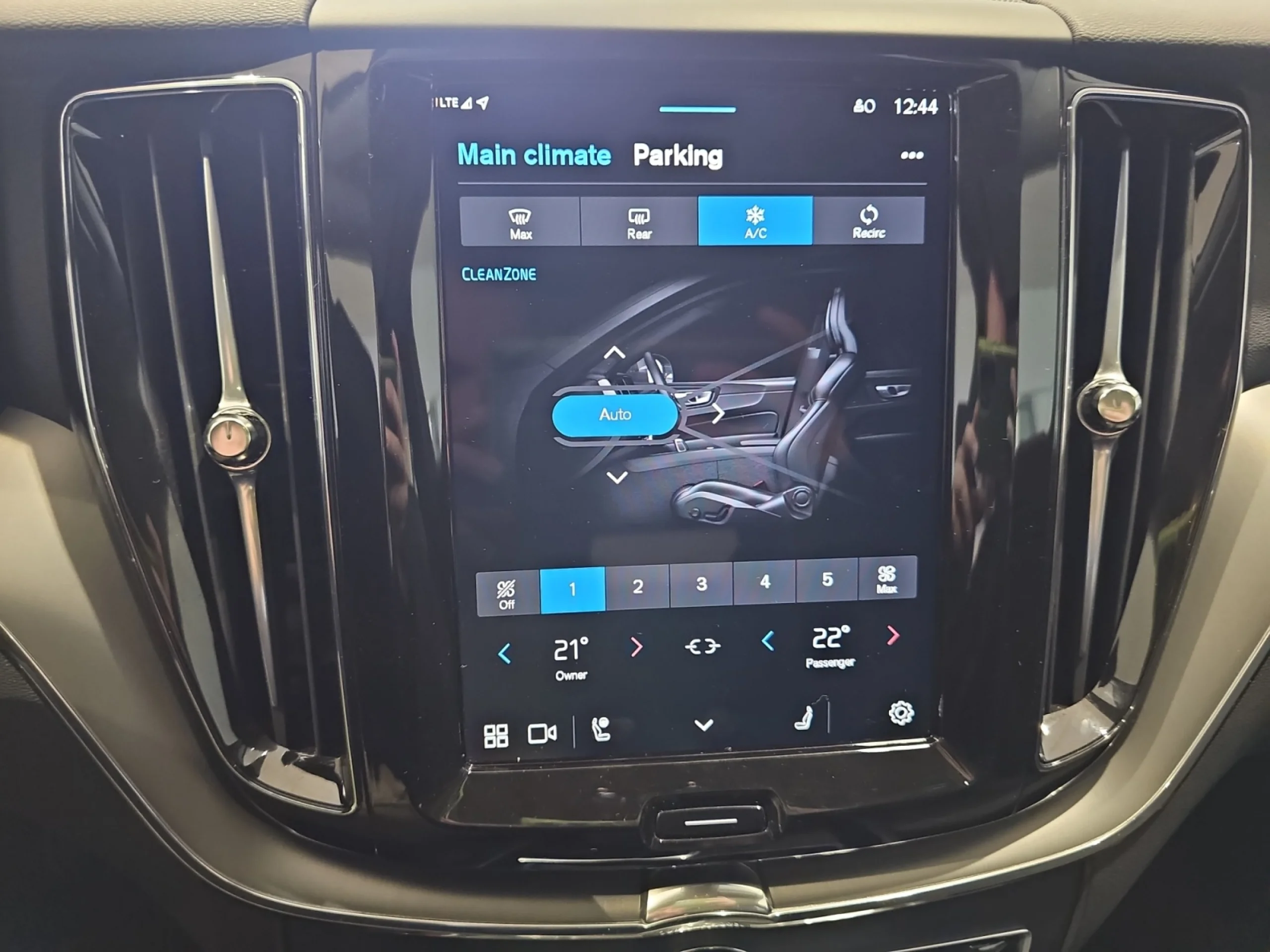 VOLVO XC60 2.0 T6 AWD RECHARGE CORE AUTO - Foto 14