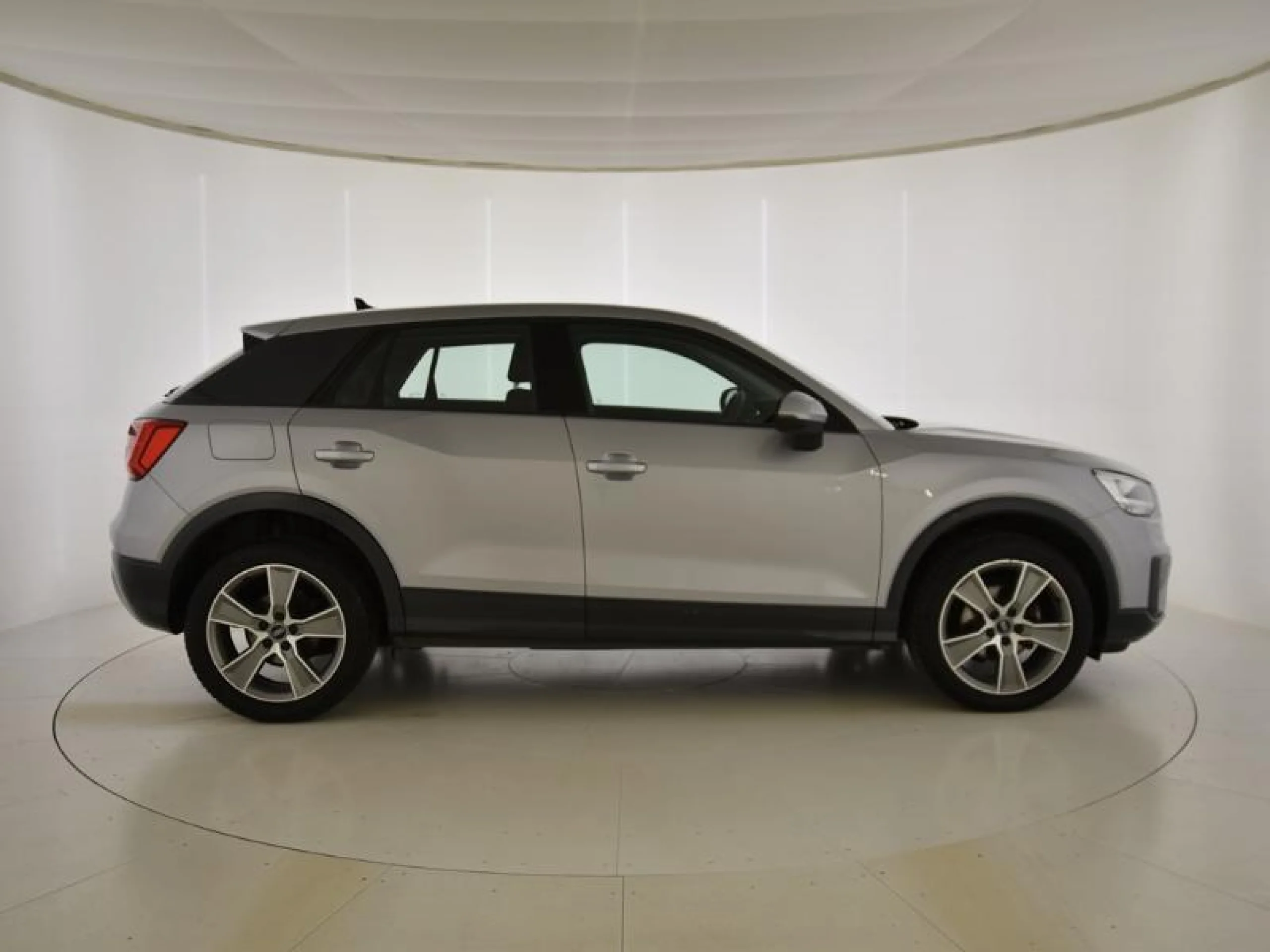 AUDI Q2 DESIGN 30 TDI 85KW (116CV) S TRONIC - Foto 3
