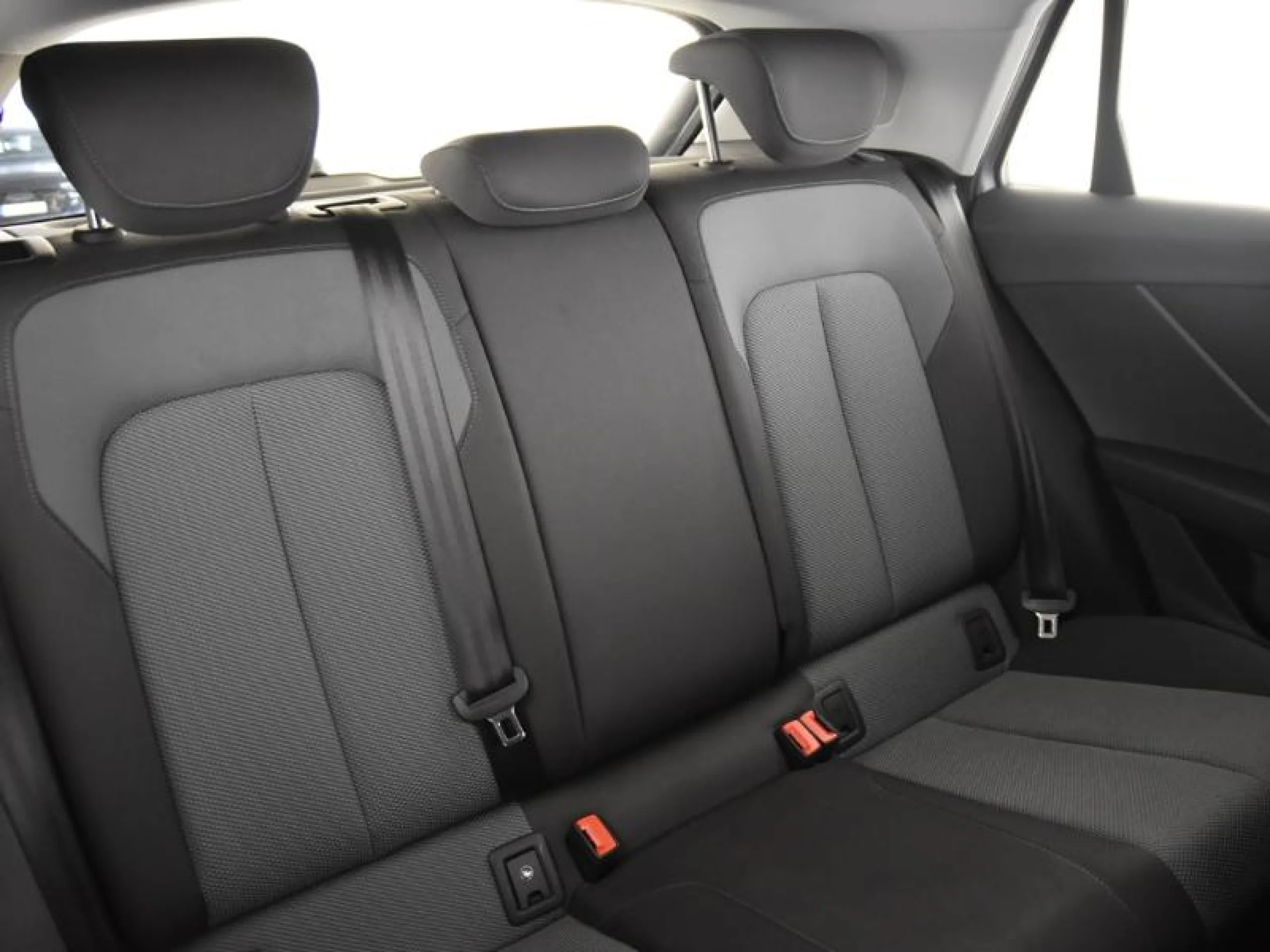 AUDI Q2 DESIGN 30 TDI 85KW (116CV) S TRONIC - Foto 6