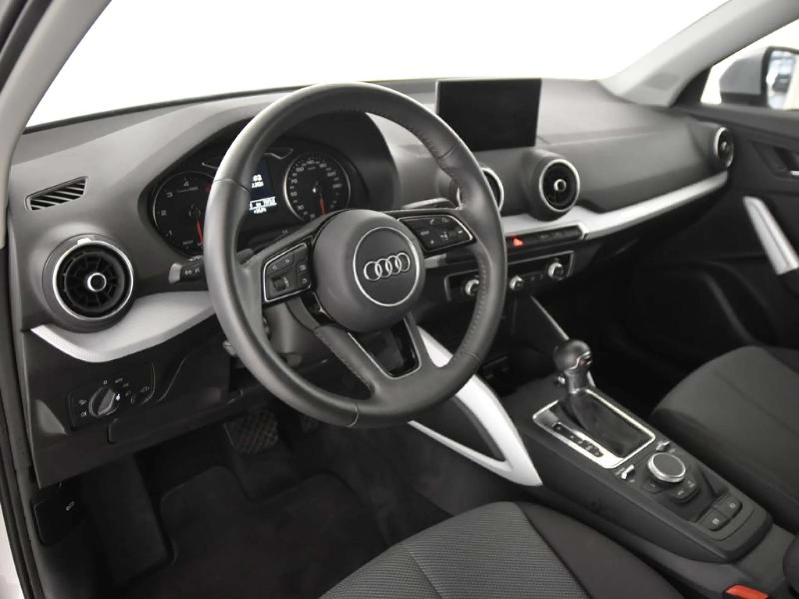 AUDI Q2 DESIGN 30 TDI 85KW (116CV) S TRONIC - Foto 8