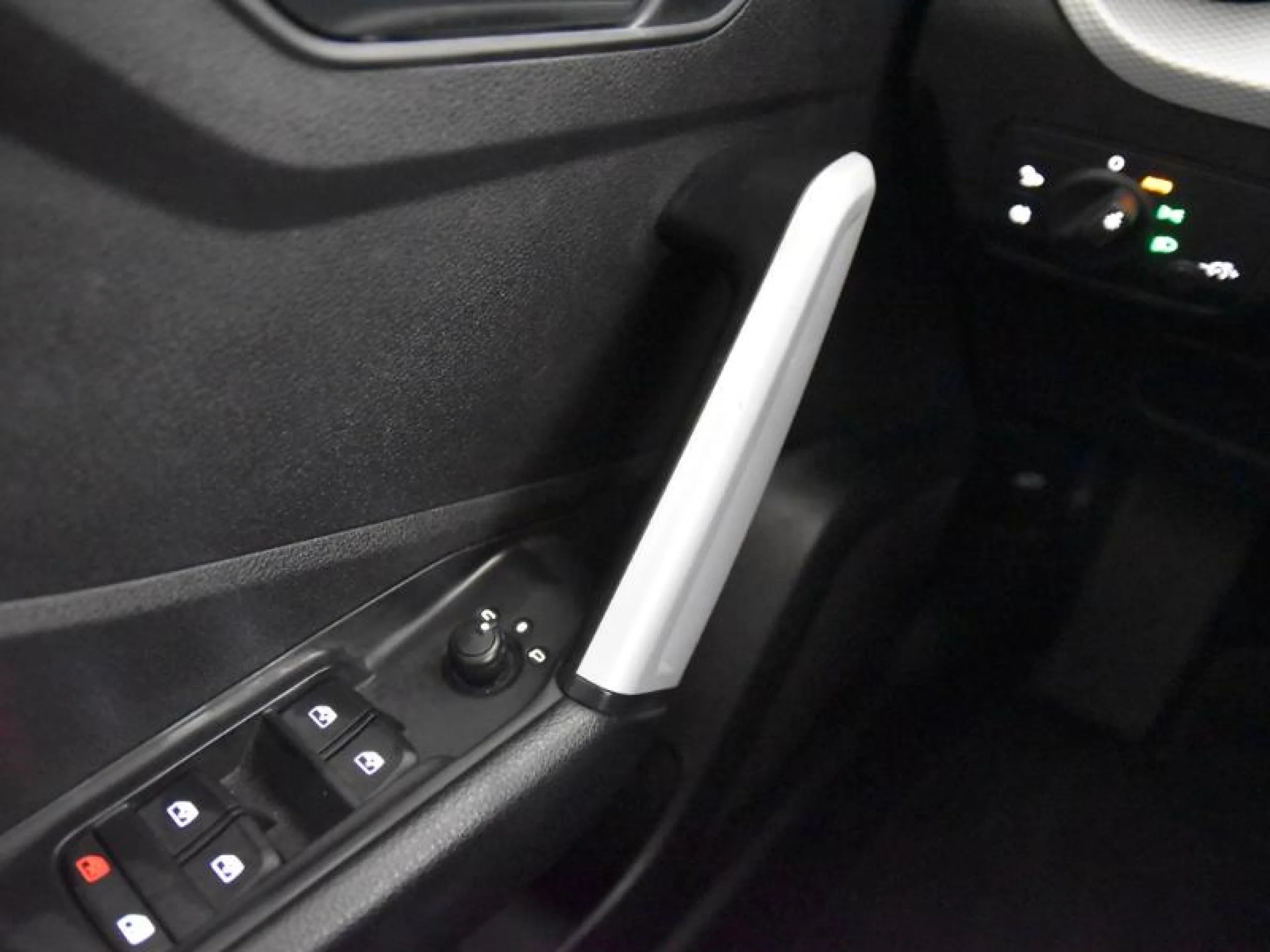 AUDI Q2 DESIGN 30 TDI 85KW (116CV) S TRONIC - Foto 15