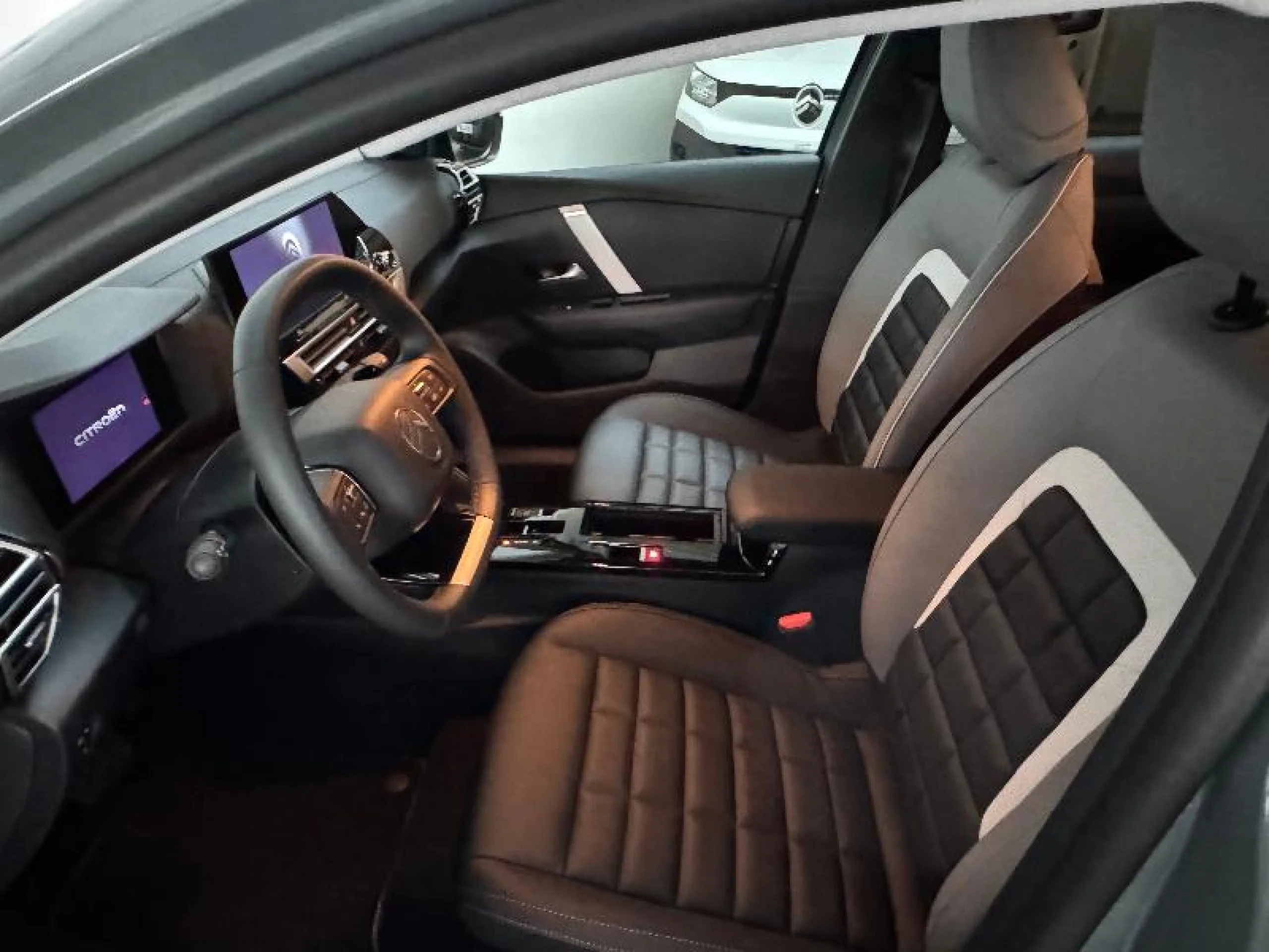 CITROEN Ë C4 Ë C4 ELÉCTRICO 115KW 54KWH MAX - Foto 10