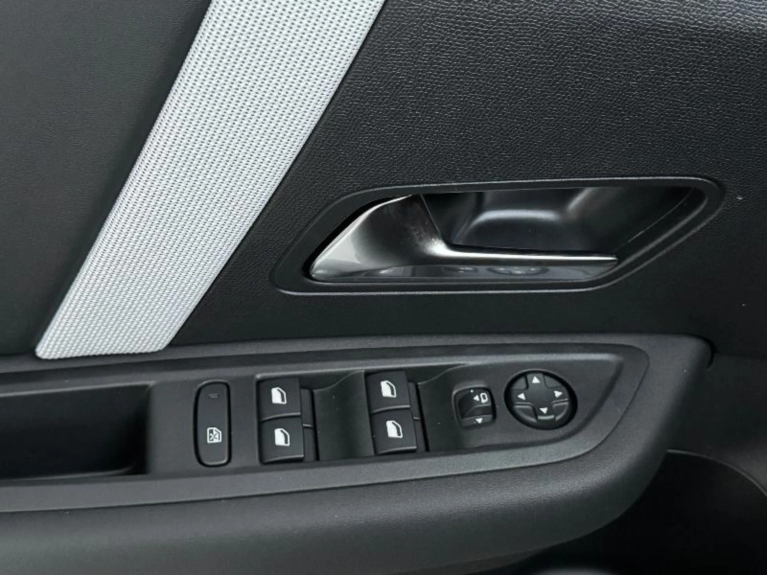 CITROEN Ë C4 Ë C4 ELÉCTRICO 115KW 54KWH MAX - Foto 13