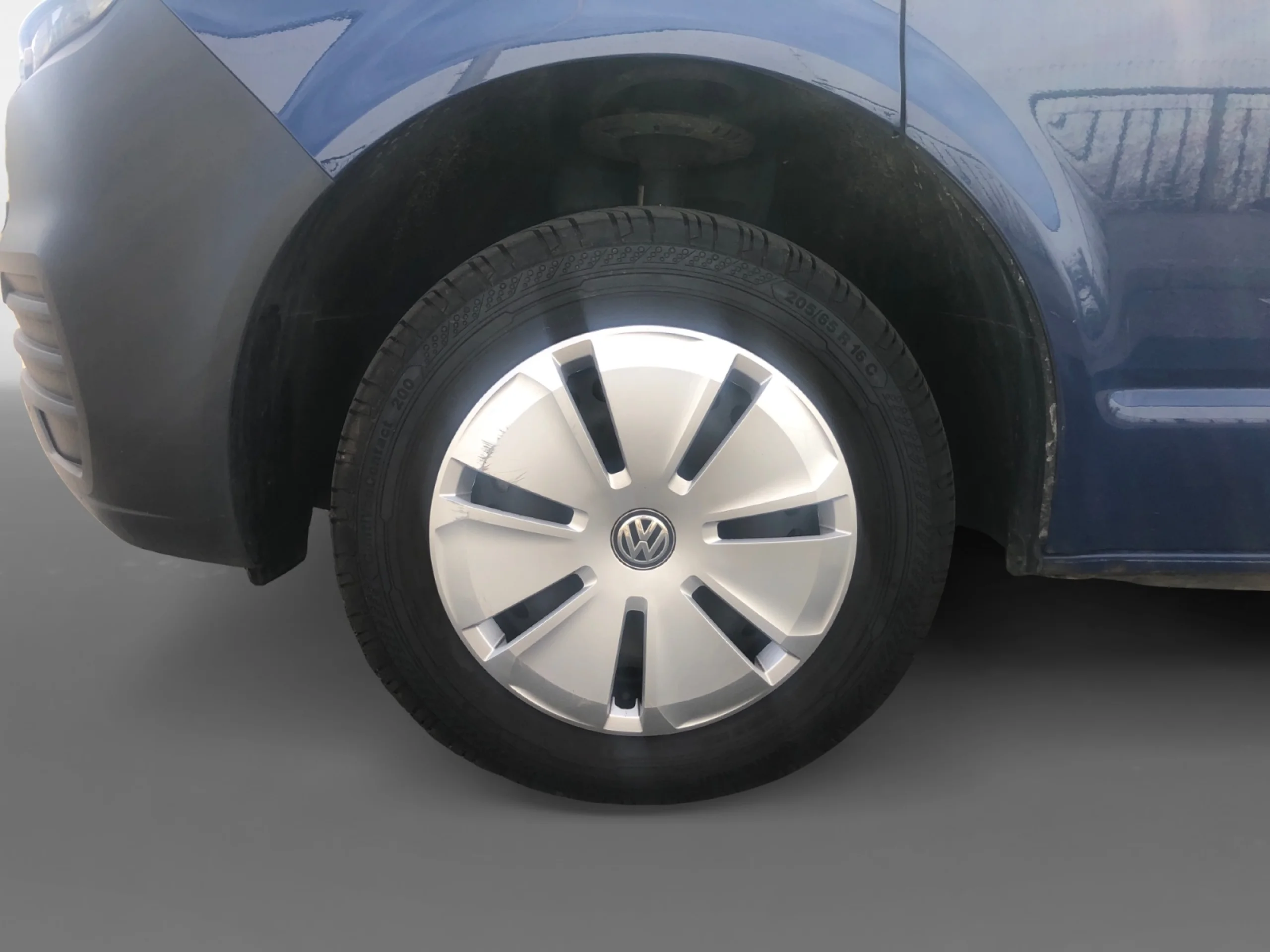 VW COMERCIALES Transporter TRANSPORTER 6.1  FURG N DEEP BLUE BATALLA CORTA 2.0 TDI 81 KW (110 CV) 5 VEL. 2.800 - Foto 8