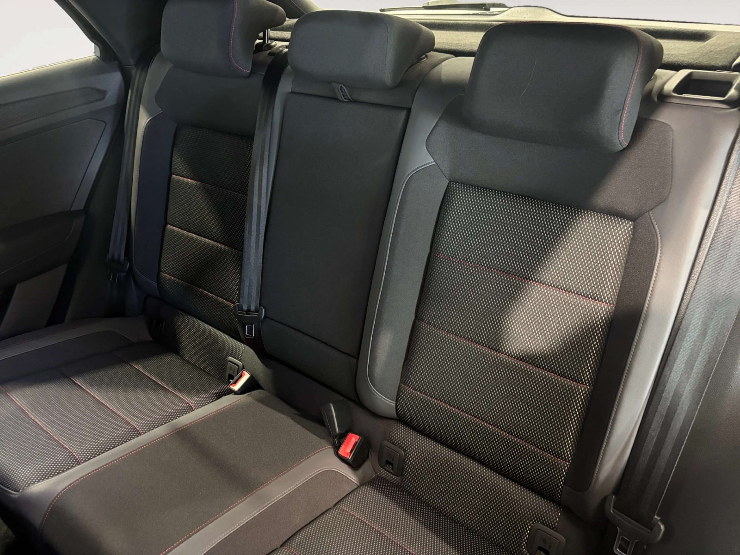 VOLKSWAGEN T ROC SPORT 1.5 TSI 110KW (150CV) DSG - Foto 6