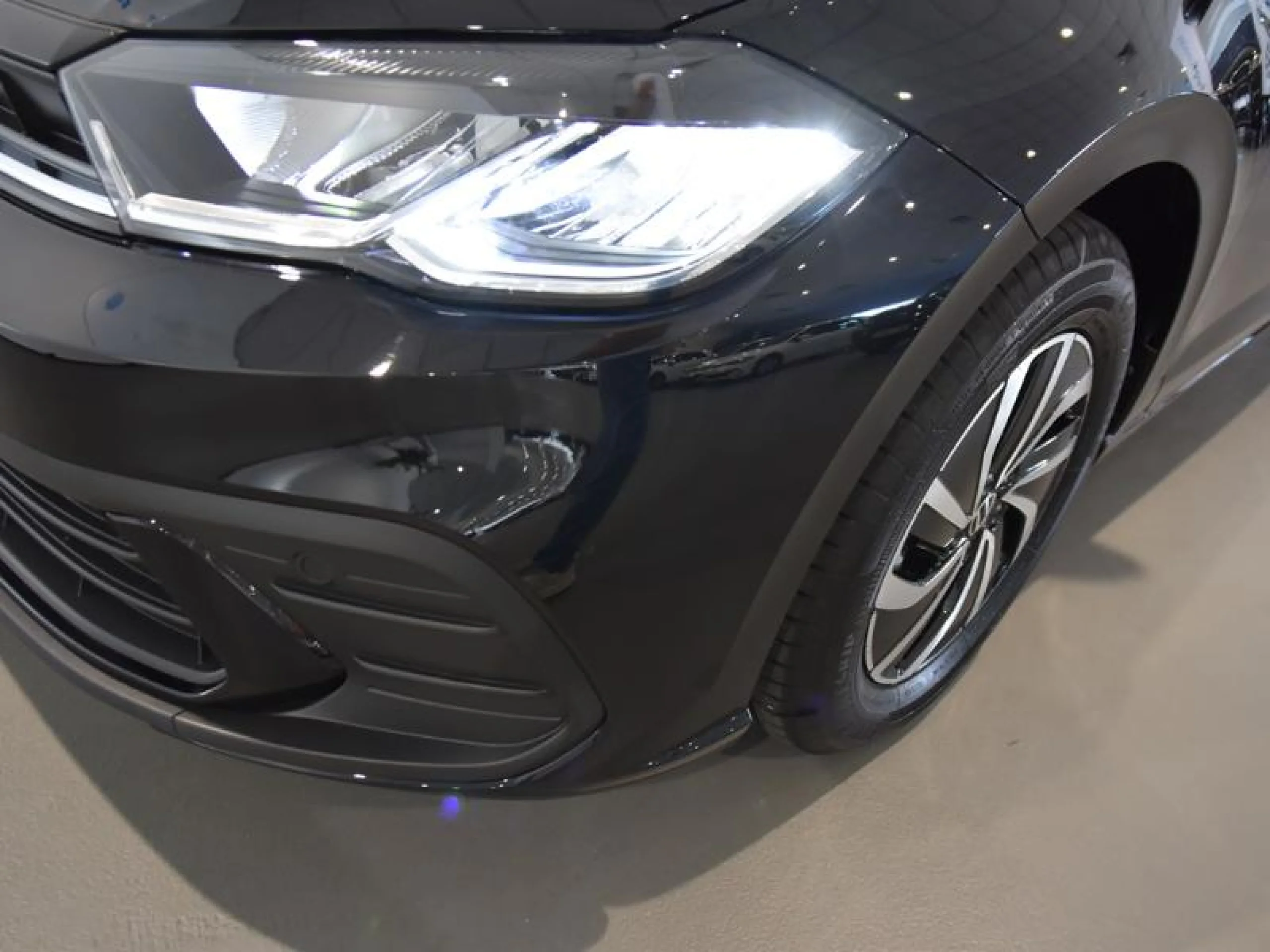 VOLKSWAGEN POLO POLO MATCH  1.0 MPI 59 KW (80 CV)  5 VEL. - Foto 17