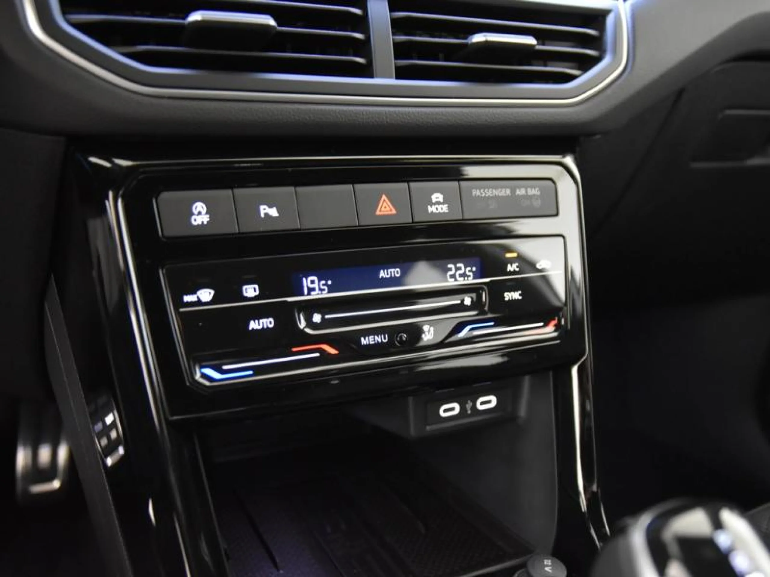 VOLKSWAGEN T CROSS T CROSS R LINE 1.0 TSI 85 KW (115 CV)  AUTOM TICO DSG 7 VEL. - Foto 11