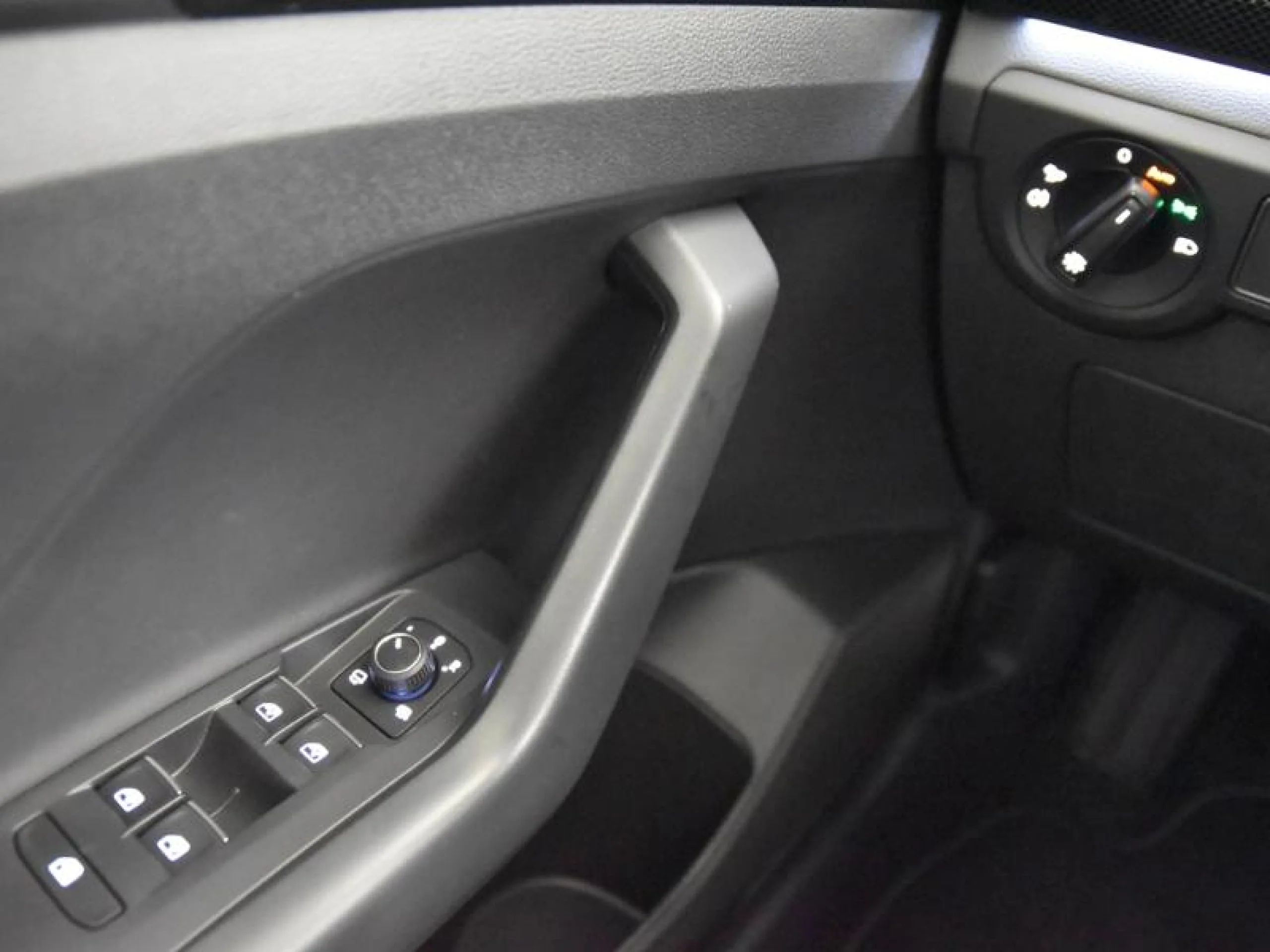 VOLKSWAGEN T CROSS T CROSS R LINE 1.0 TSI 85 KW (115 CV)  AUTOM TICO DSG 7 VEL. - Foto 16