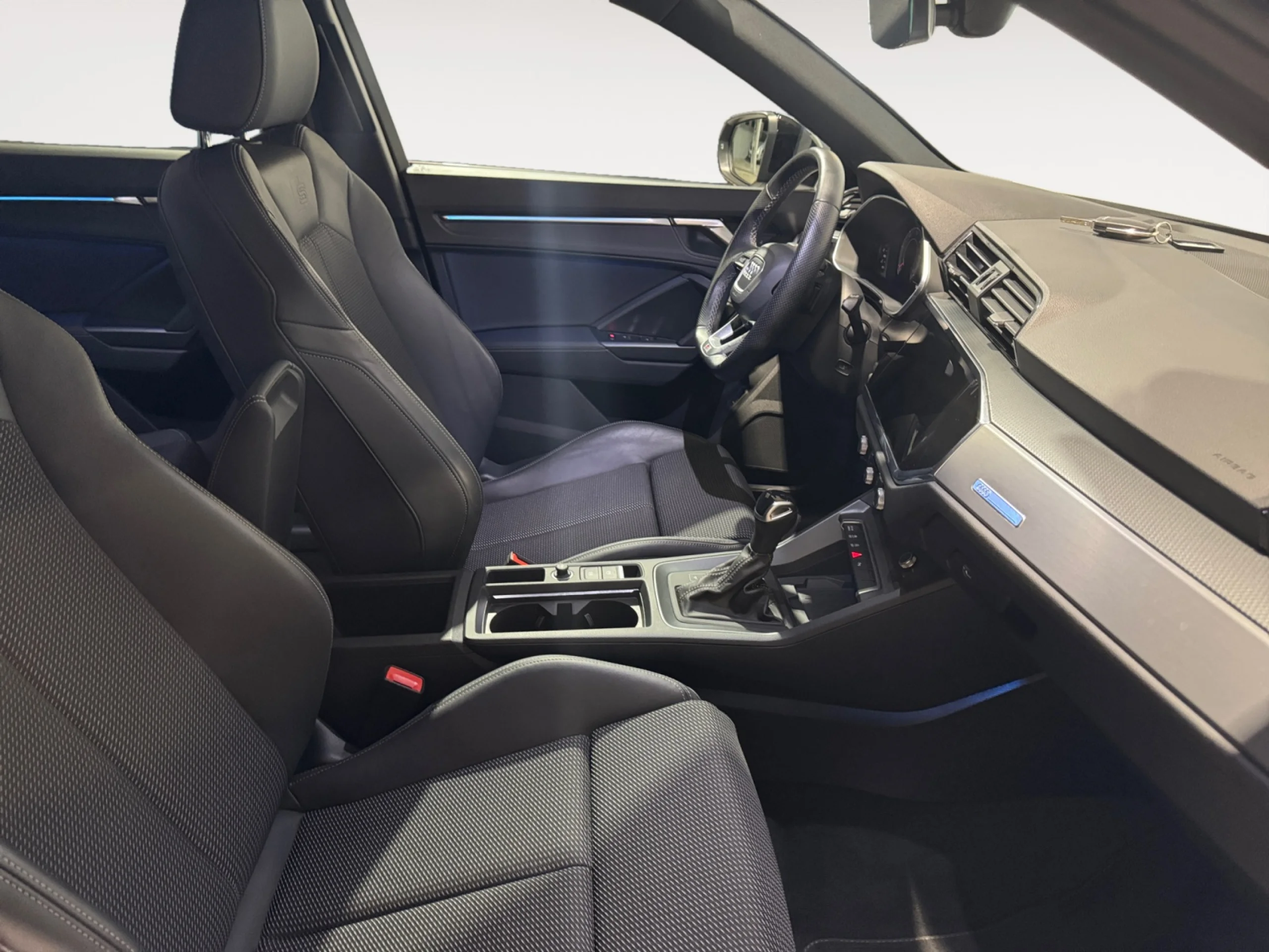 AUDI Q3 BLACK LINE 35 TDI 110KW (150CV) S TRONIC - Foto 8