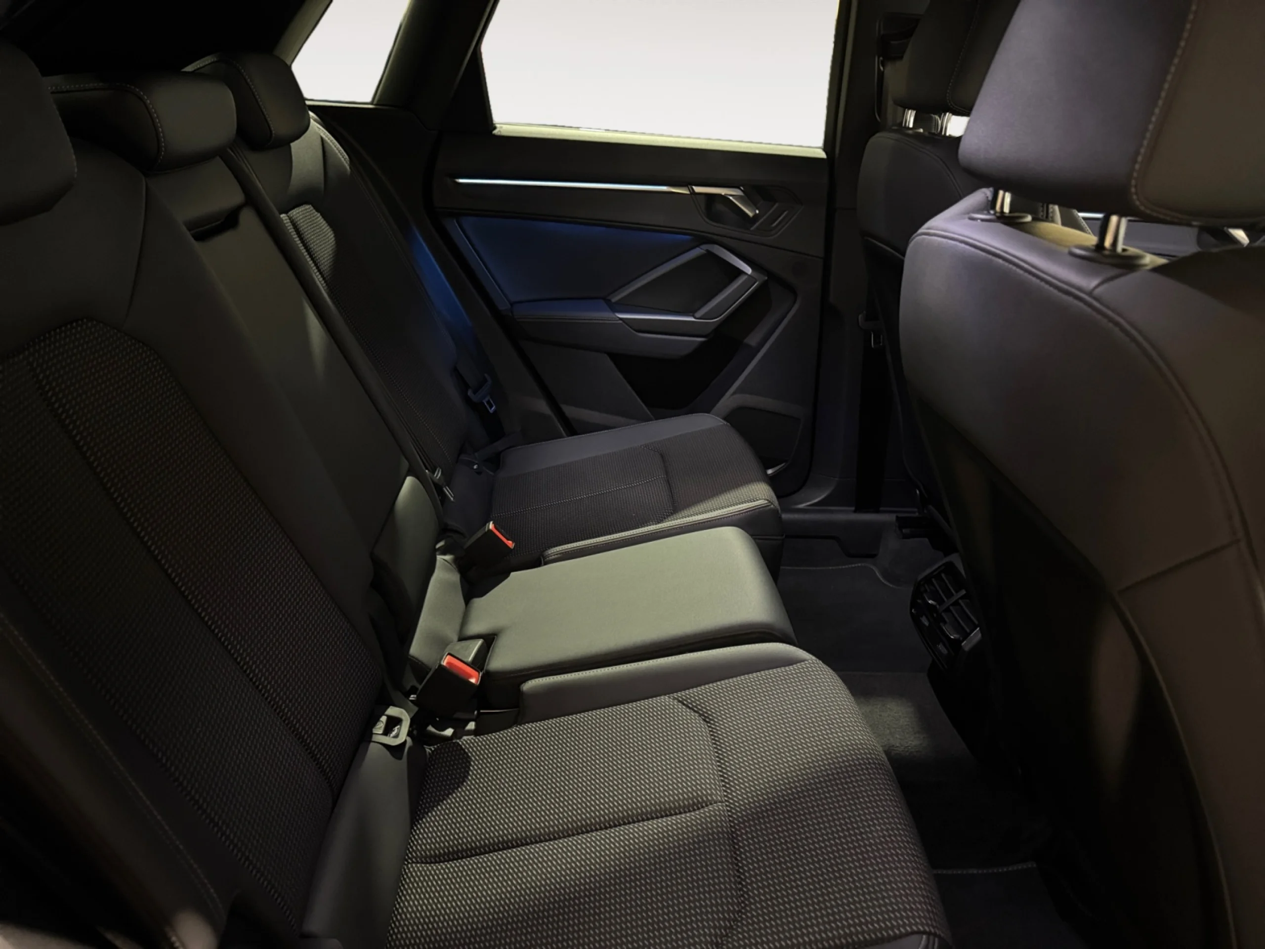 AUDI Q3 BLACK LINE 35 TDI 110KW (150CV) S TRONIC - Foto 9