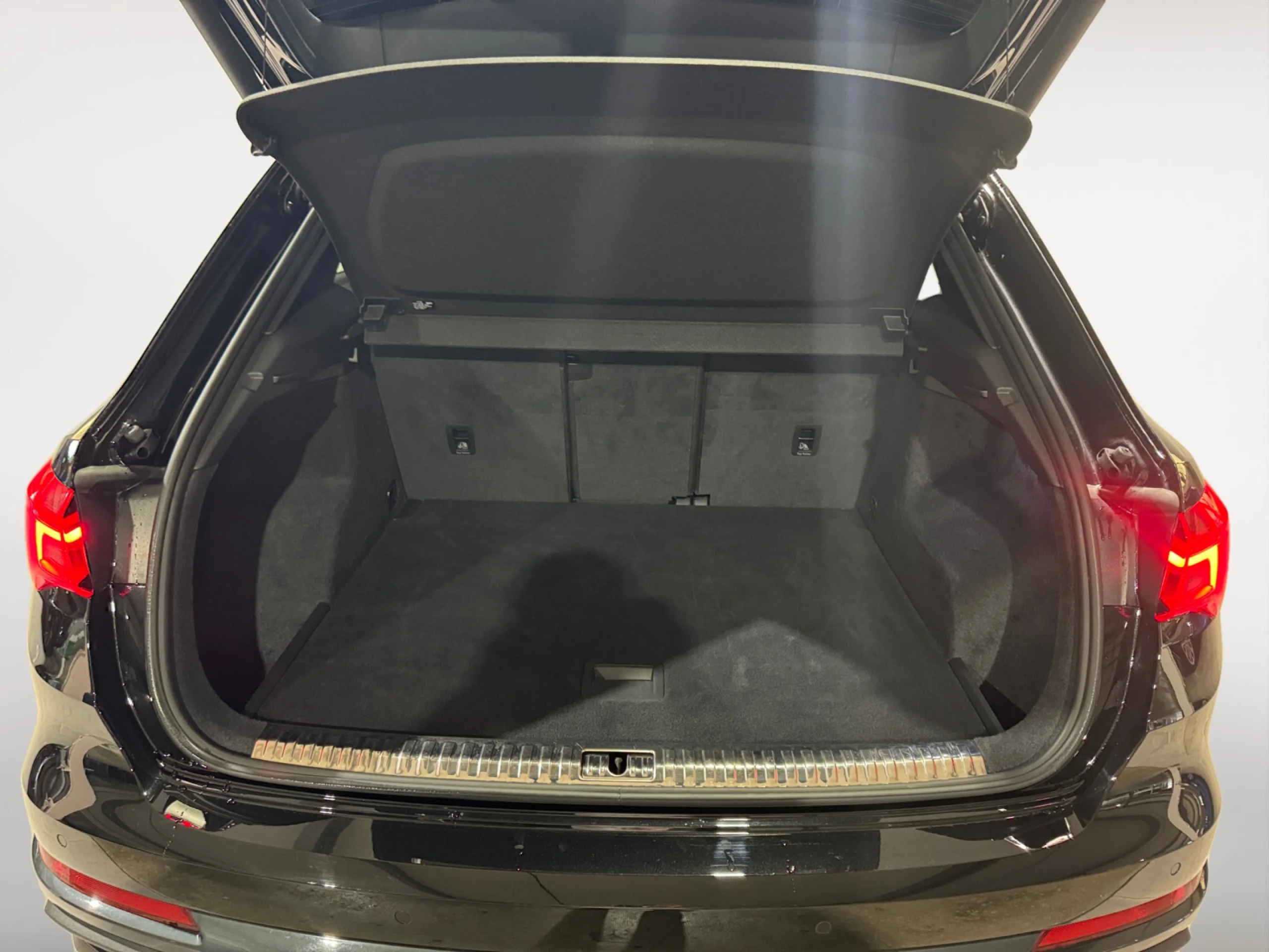 AUDI Q3 BLACK LINE 35 TDI 110KW (150CV) S TRONIC - Foto 10