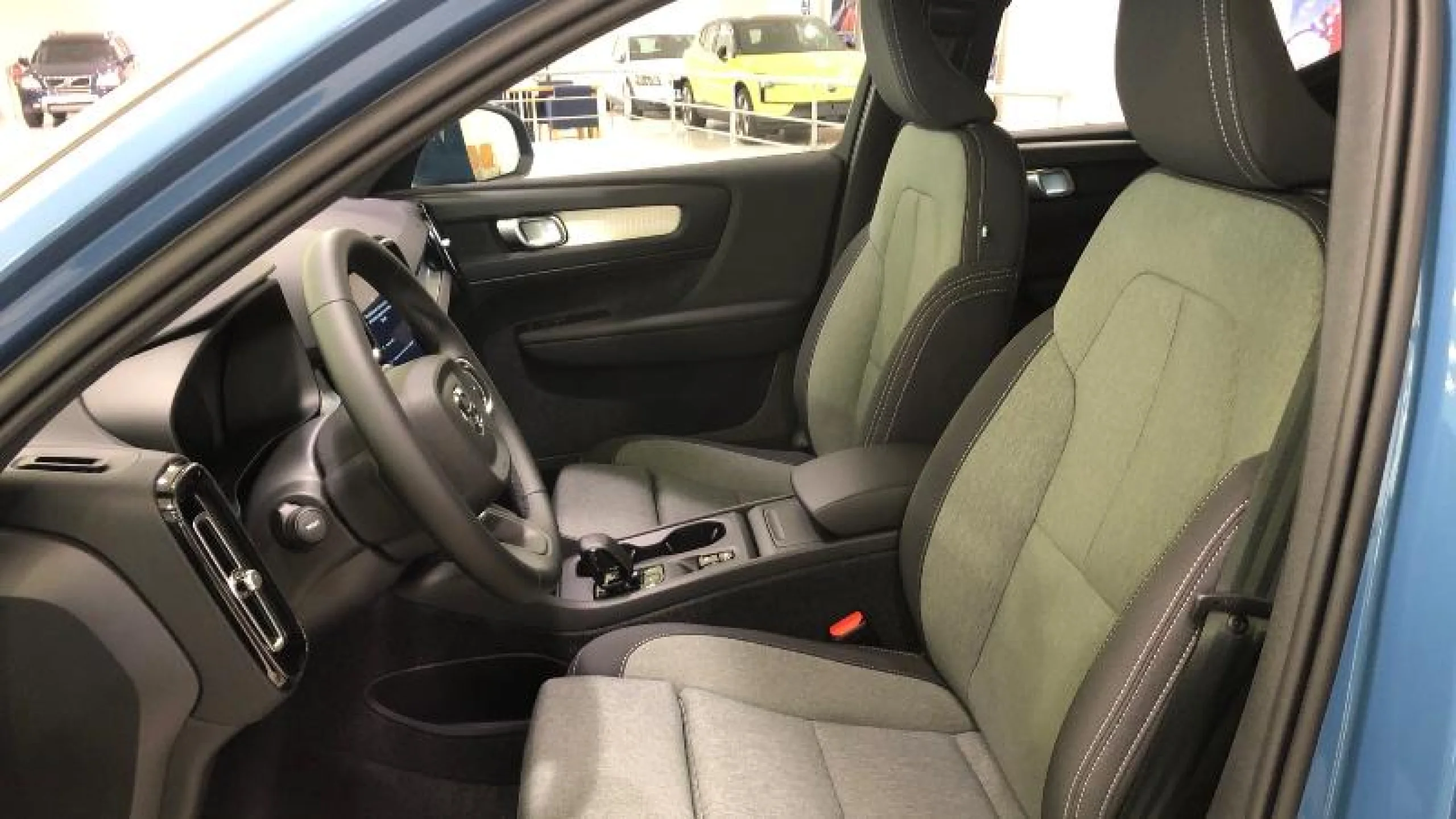 VOLVO XC40 2.0 B3 G CORE AUTO - Foto 10
