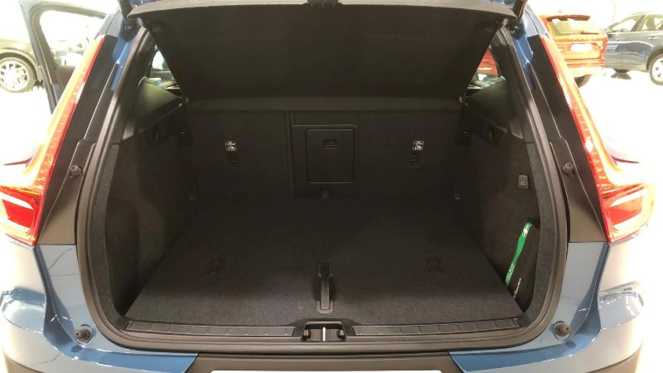 VOLVO XC40 2.0 B3 G CORE AUTO - Foto 12