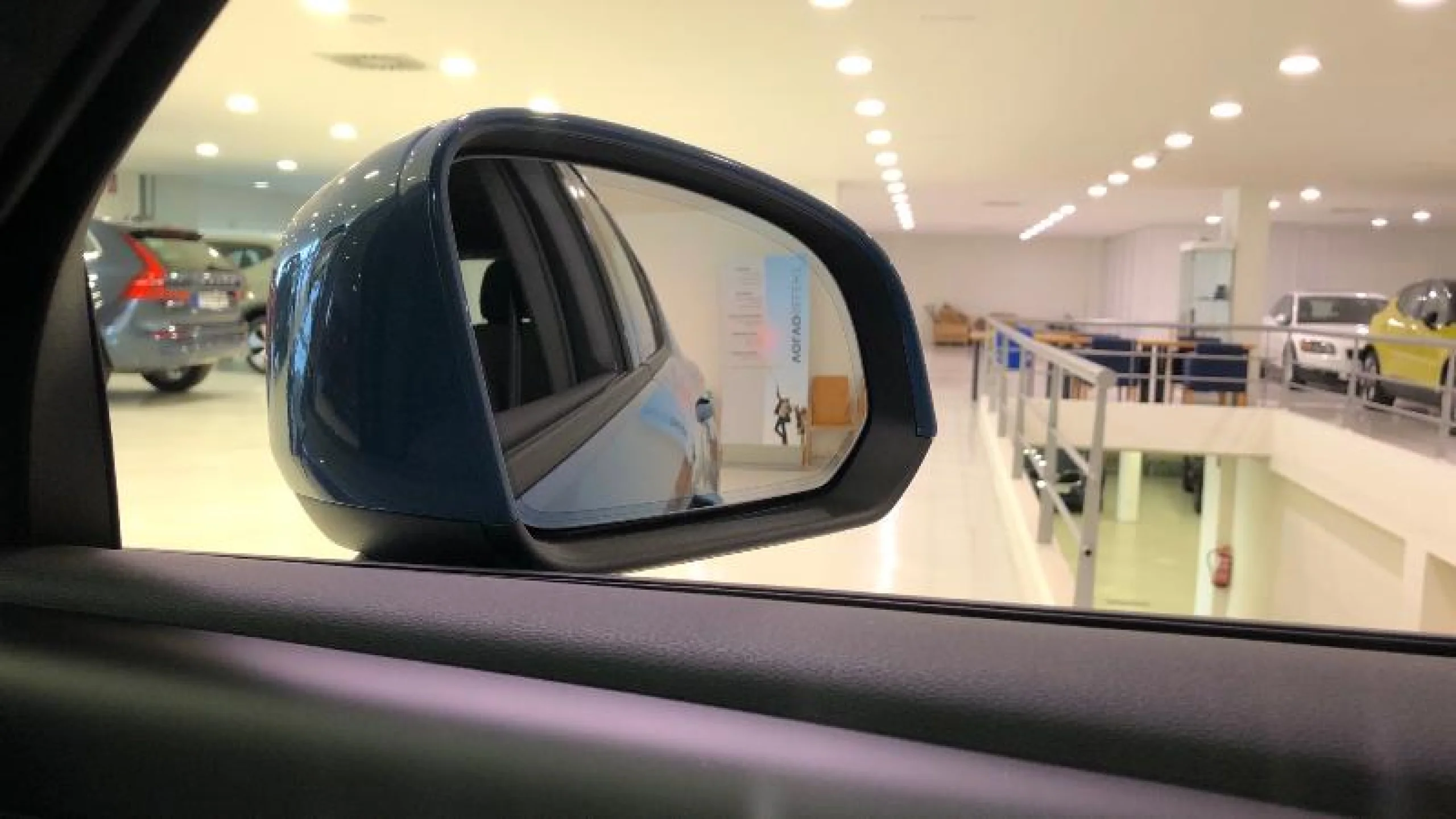 VOLVO XC40 2.0 B3 G CORE AUTO - Foto 20