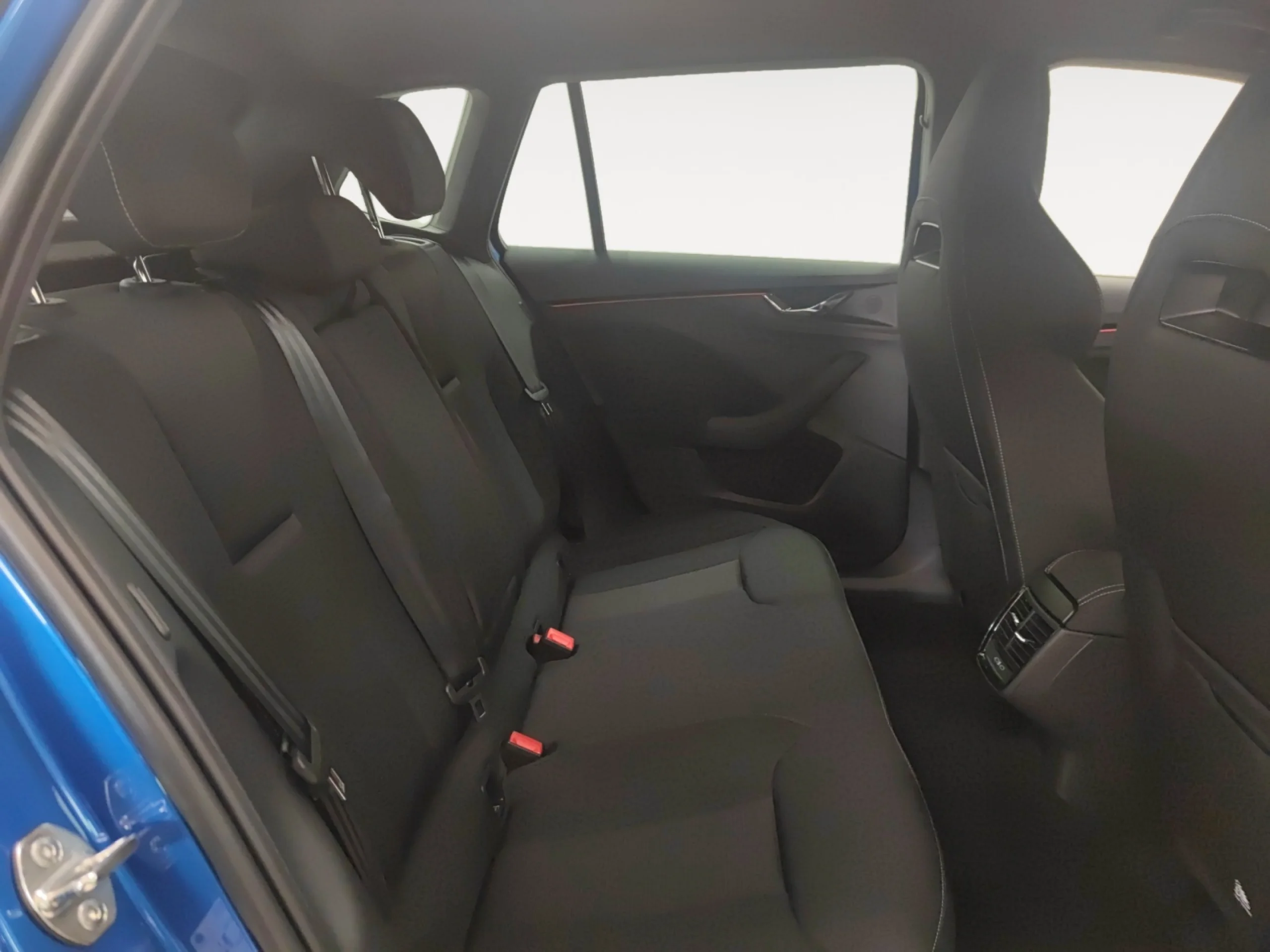 SKODA KAMIQ 1.0 TSI 85KW (115CV) SPORT - Foto 6