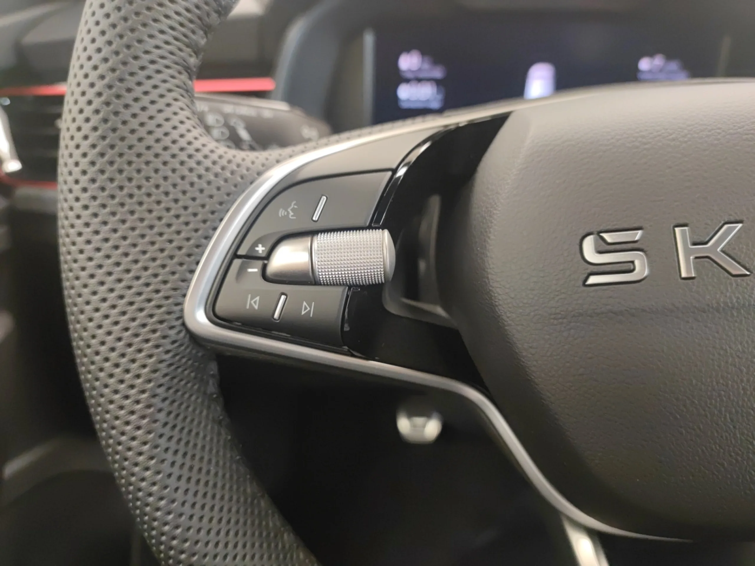 SKODA KAMIQ 1.0 TSI 85KW (115CV) SPORT - Foto 10