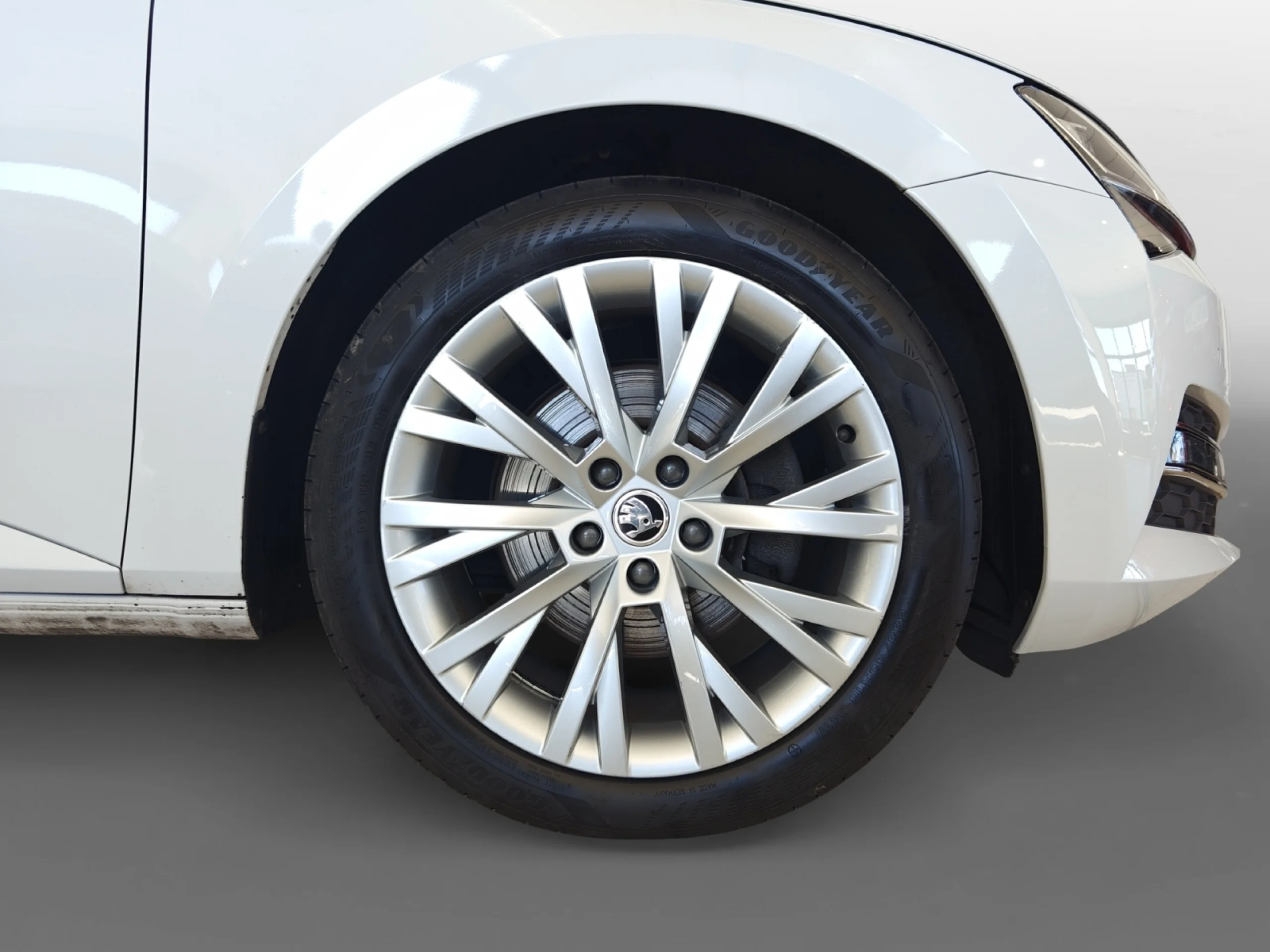 SKODA Superb 2.0 TDI 110KW (150CV) DSG STYLE - Foto 8