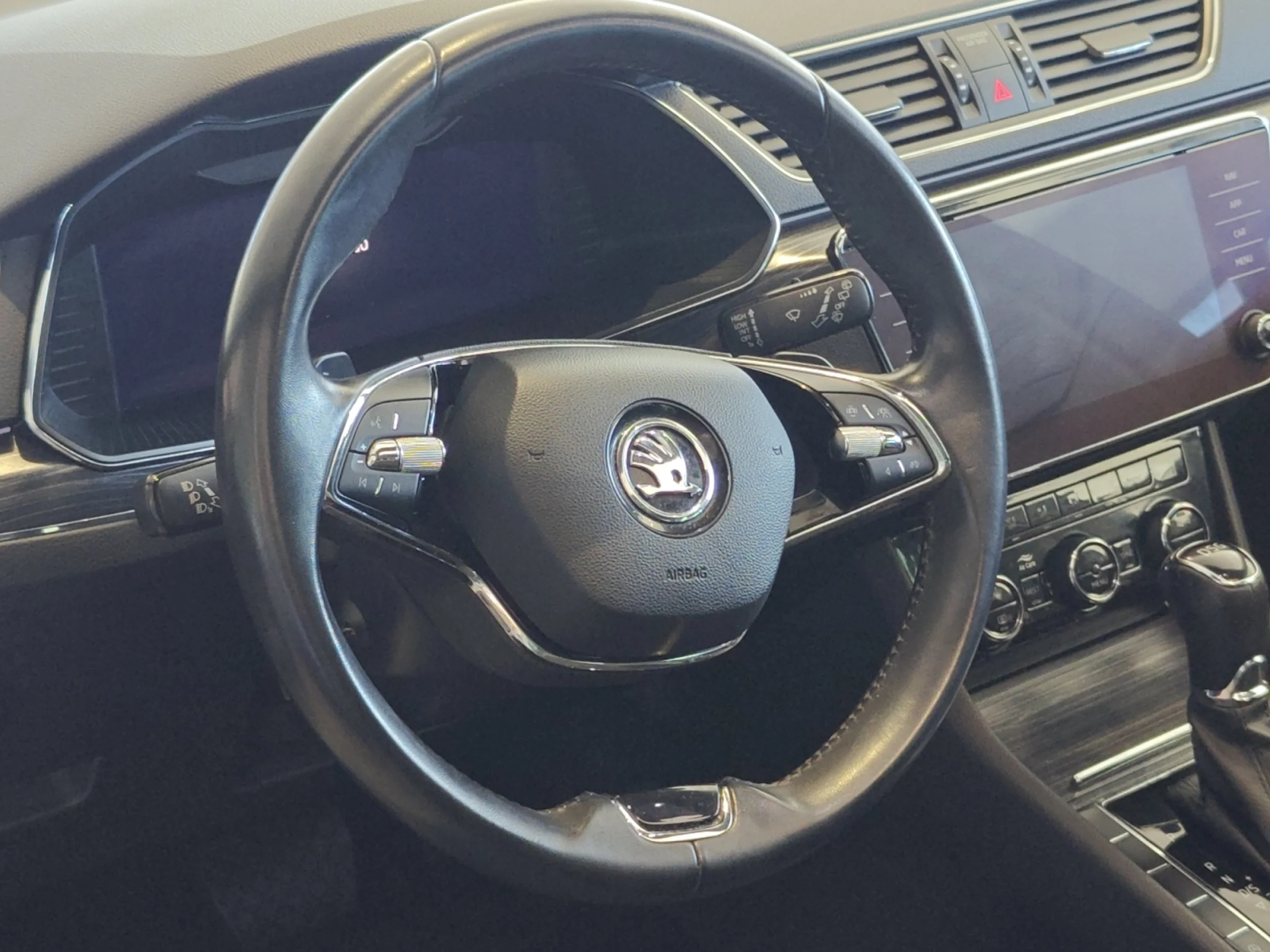 SKODA Superb 2.0 TDI 110KW (150CV) DSG STYLE - Foto 9