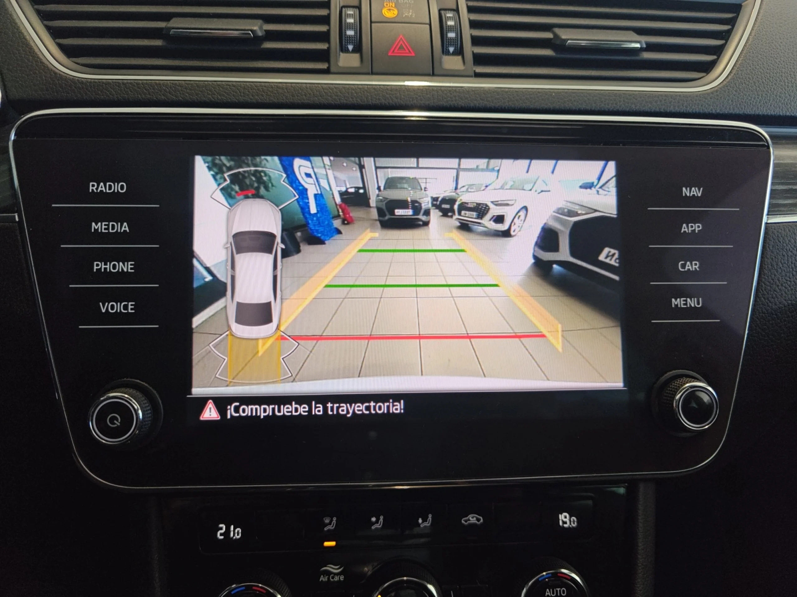 SKODA Superb 2.0 TDI 110KW (150CV) DSG STYLE - Foto 16