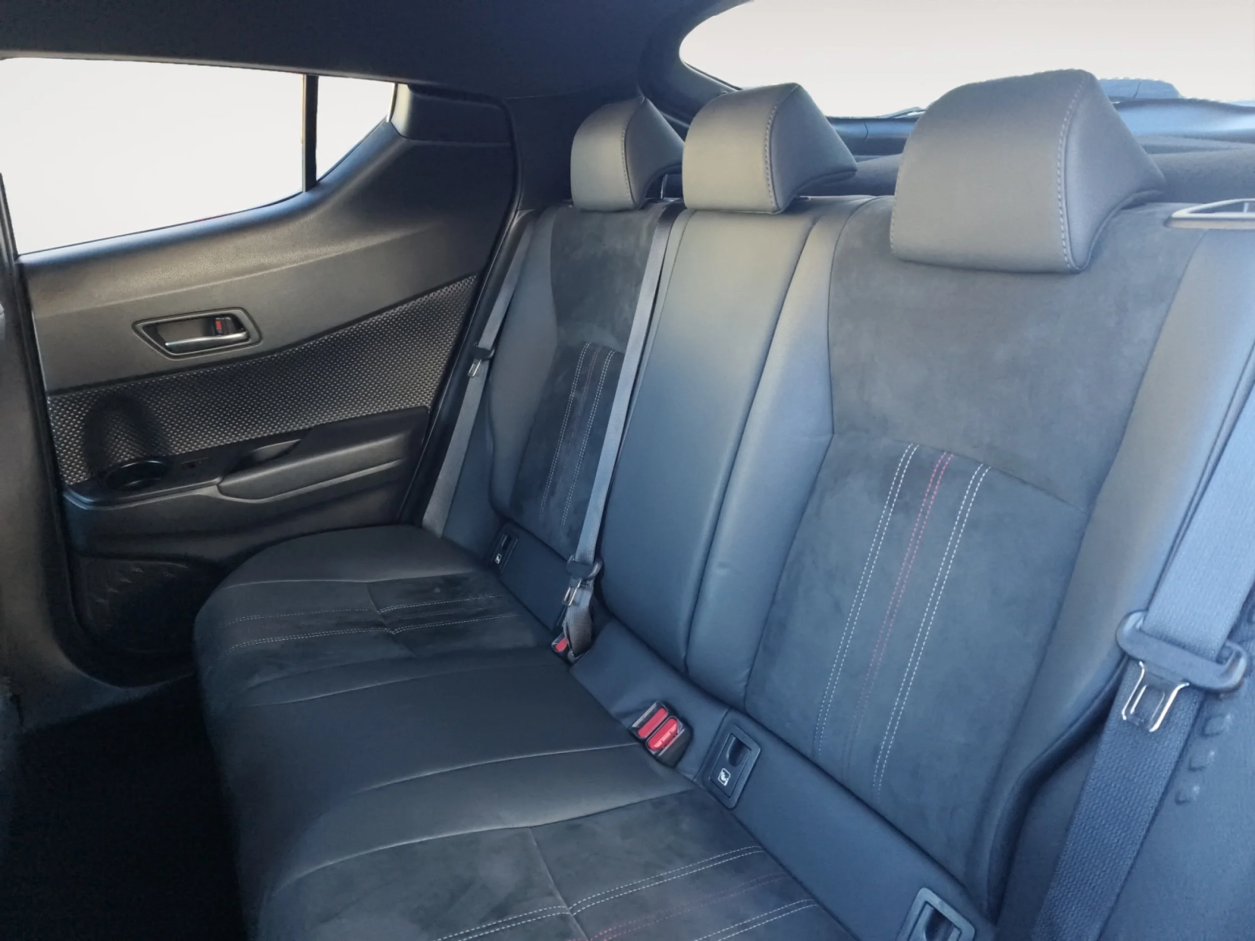 TOYOTA C HR 2.0 180H GR SPORT - Foto 6