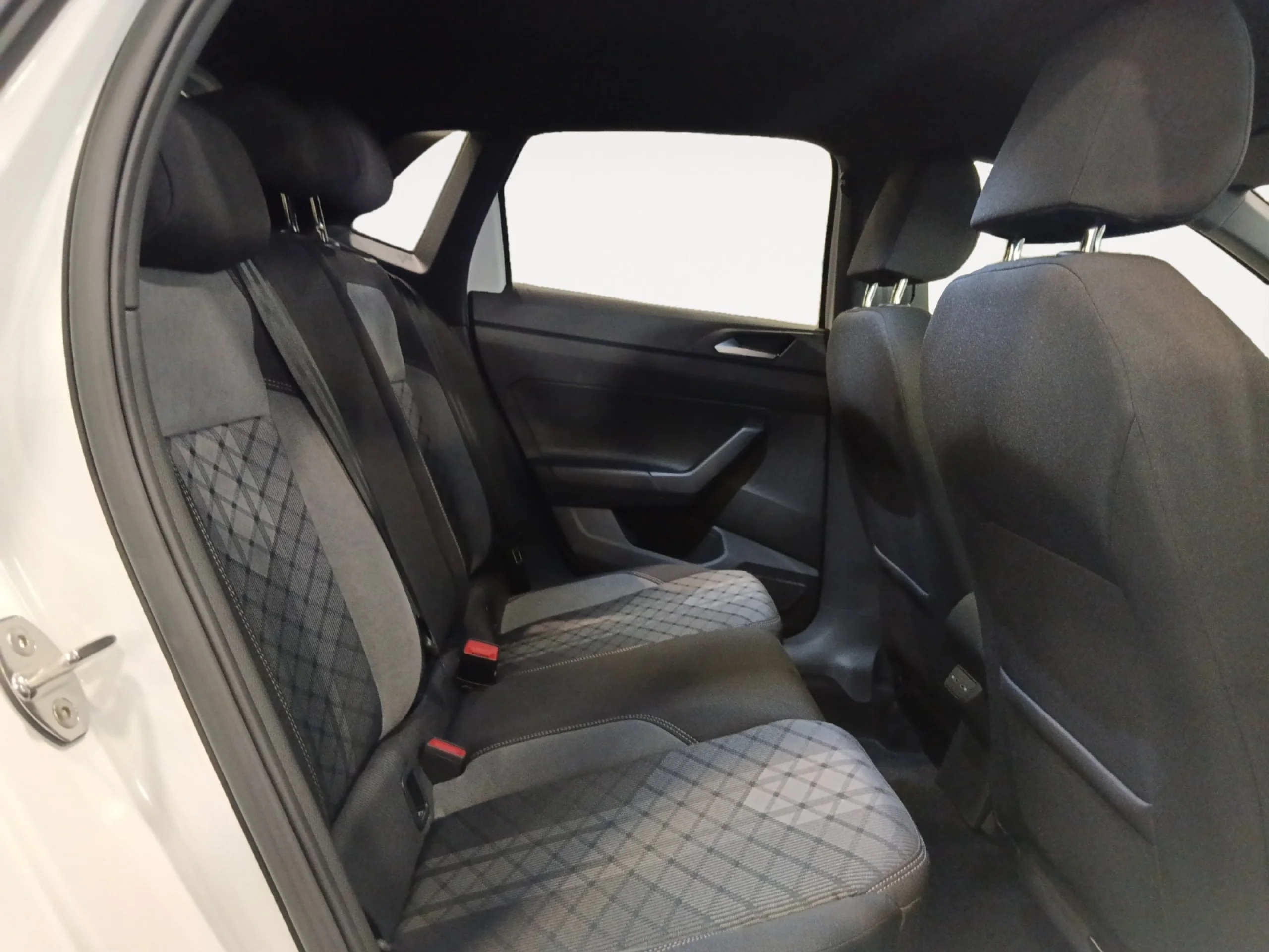 VOLKSWAGEN POLO R LINE 1.0 TSI 85KW (116CV) DSG - Foto 6