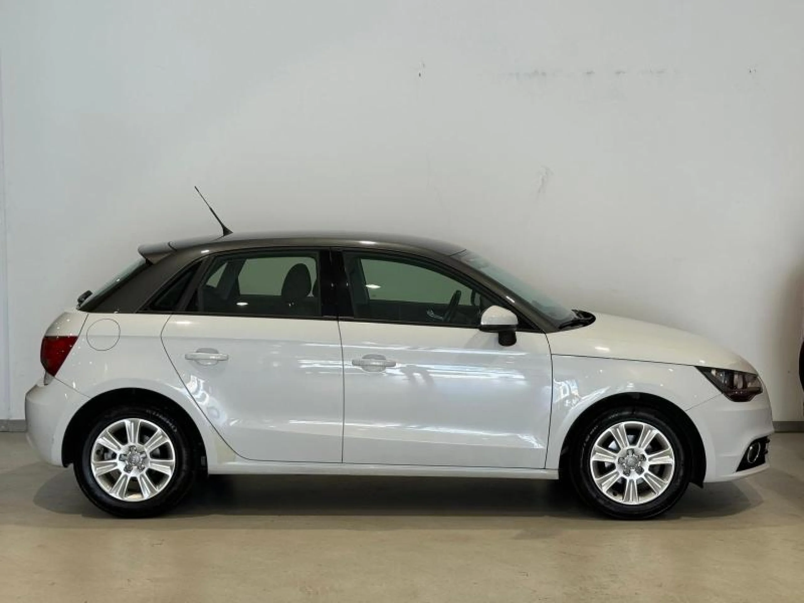 AUDI A1 SPORTBACK 1.2 TFSI 86CV AMBITION - Foto 3