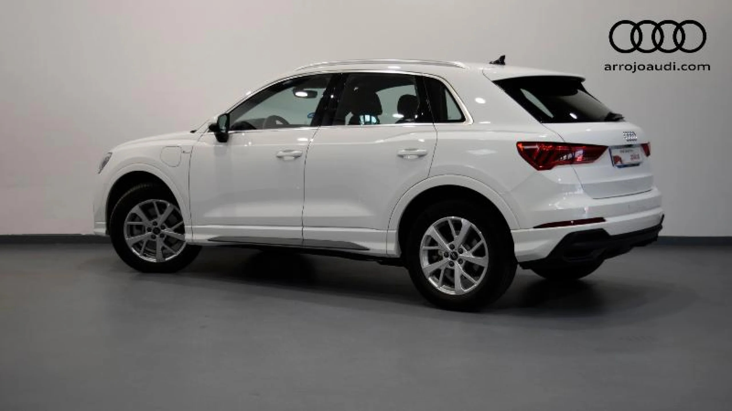 AUDI Q3 45 TFSI E 180KW S TRONIC S LINE - Foto 2