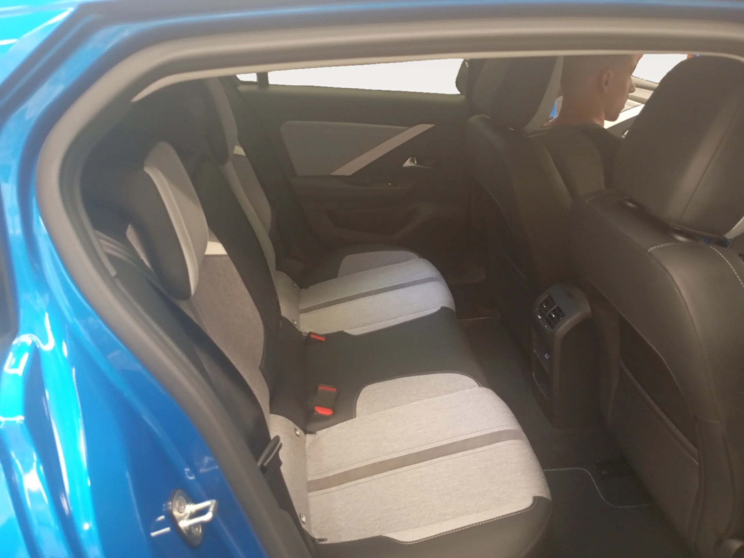 OPEL ASTRA NUEVO ASTRA PHEV 5P ELEGANCE 1.6T HYBRID AT8 S/S 180 HP (132KW) - Foto 6