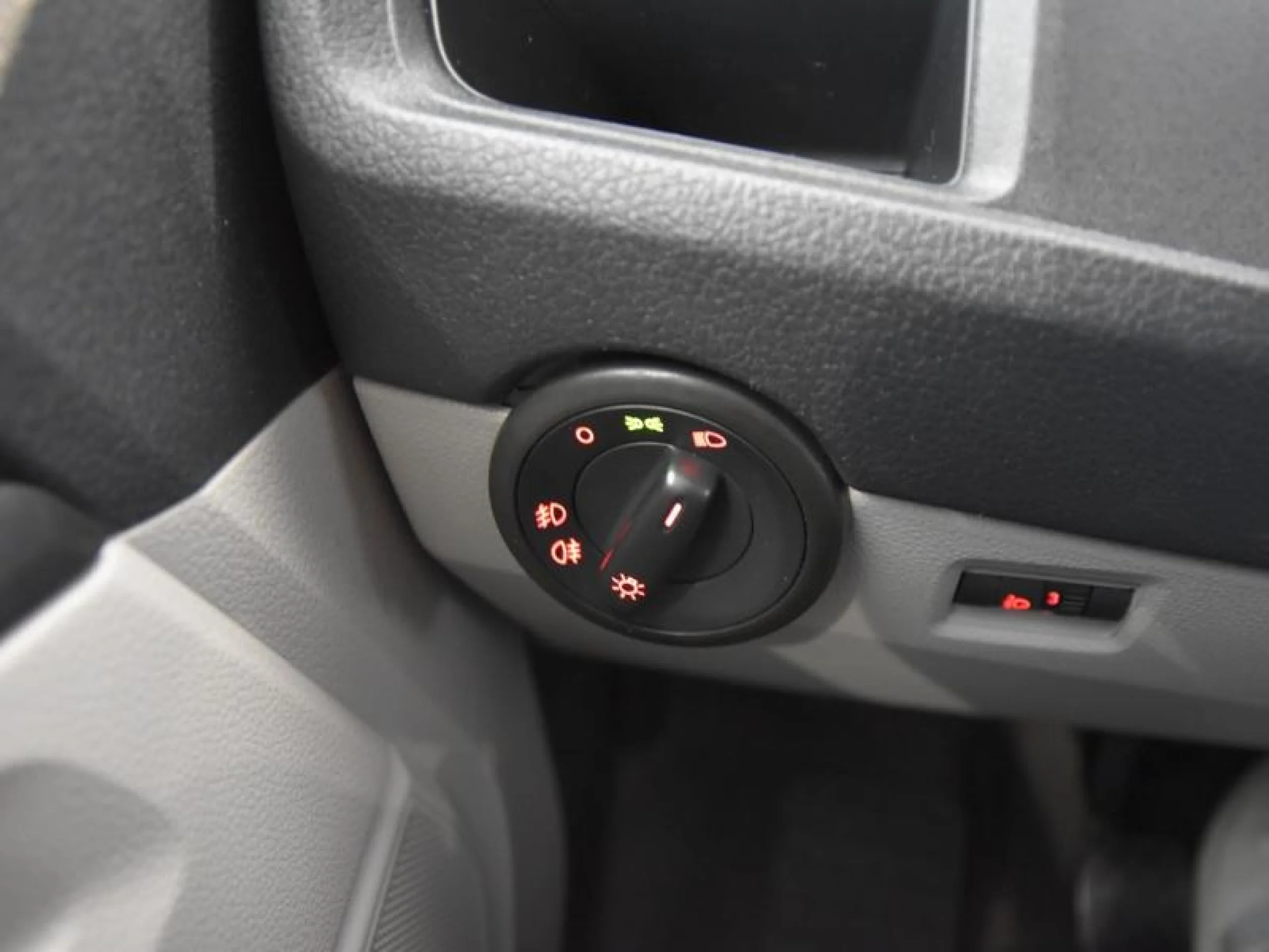 VOLKSWAGEN TRANSPORTER FURGON 2.0 TDI SCR BMT 110KW - Foto 18