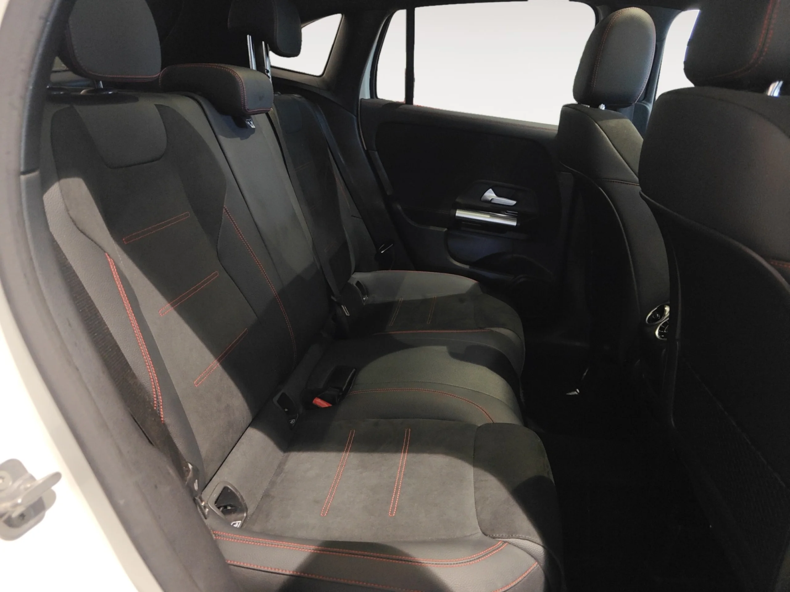 MERCEDES-BENZ GLA 200D - Foto 12