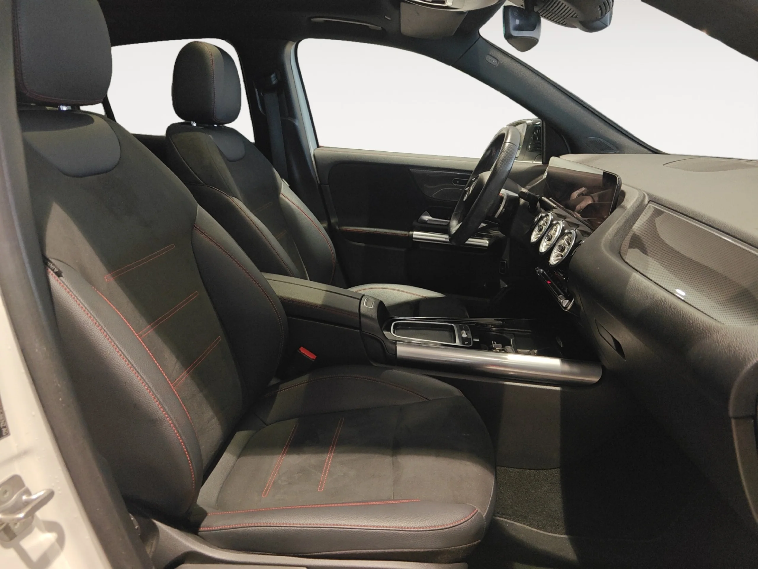 MERCEDES-BENZ GLA 200D - Foto 14