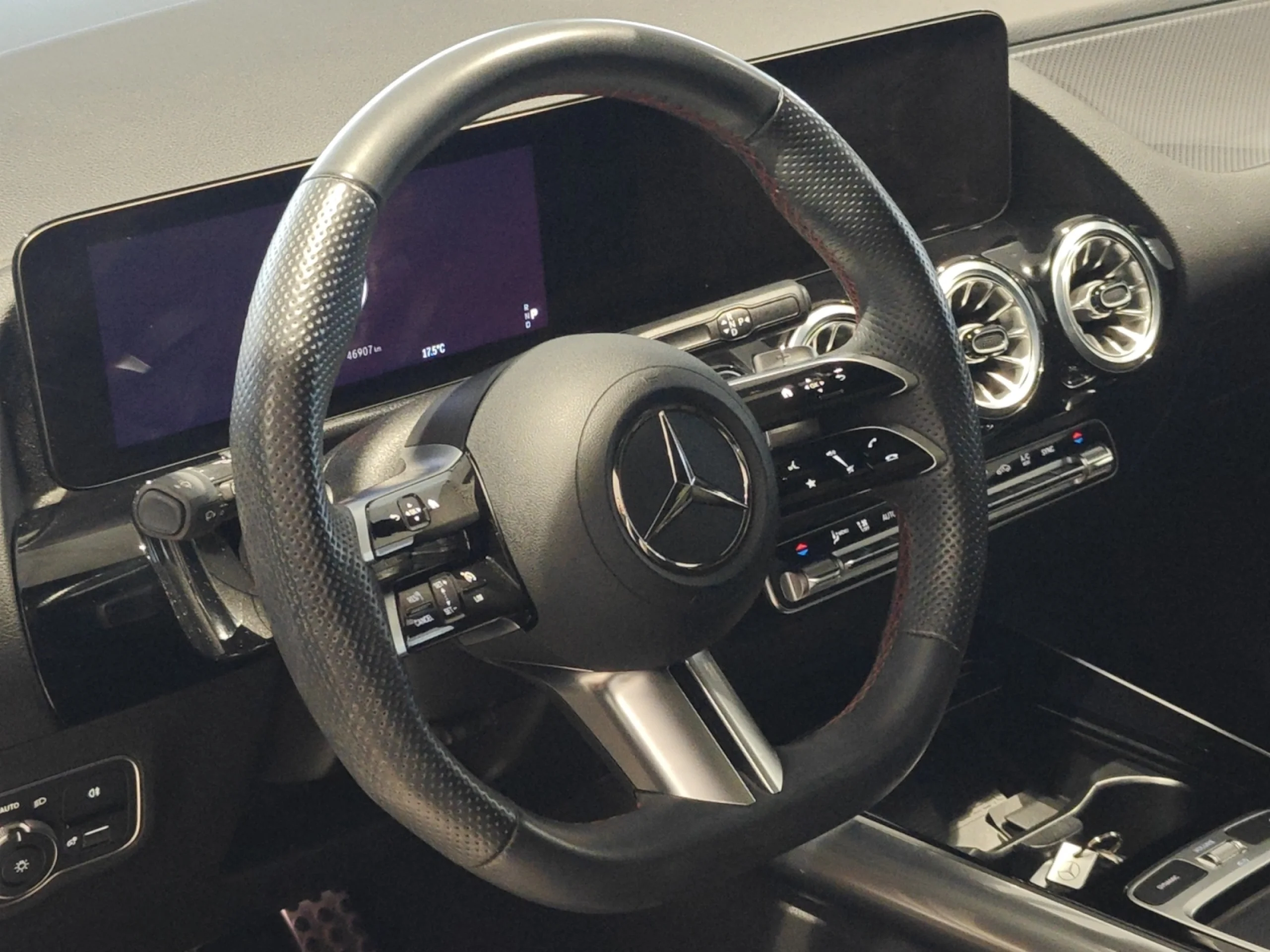 MERCEDES-BENZ GLA 200D - Foto 16