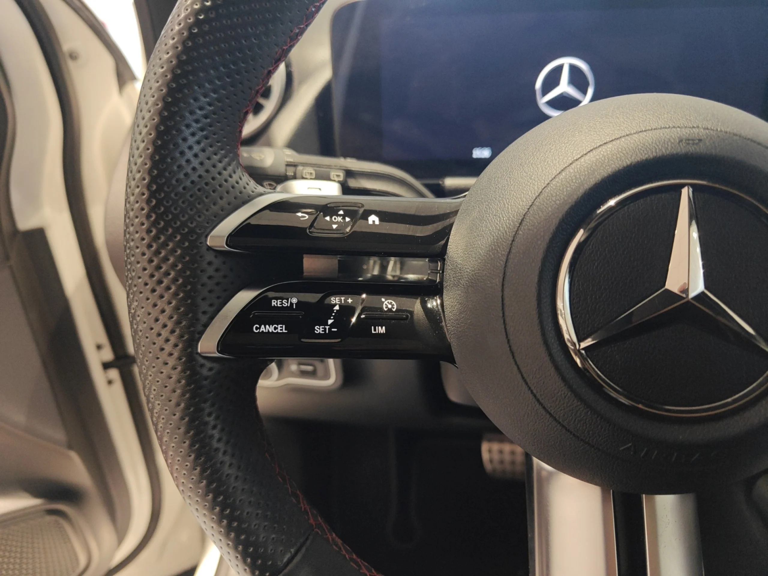 MERCEDES-BENZ GLA 200D - Foto 20