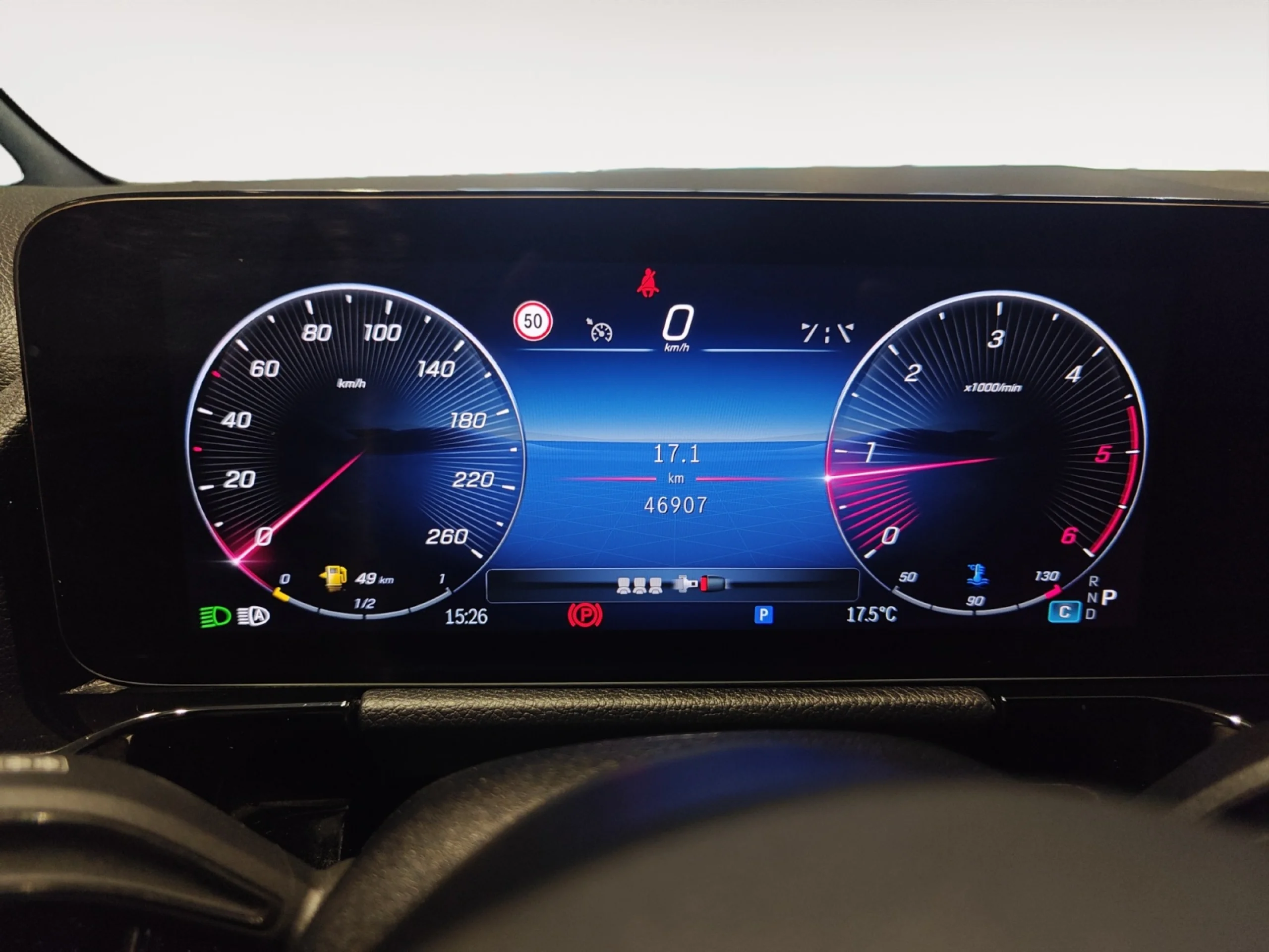 MERCEDES-BENZ GLA 200D - Foto 32