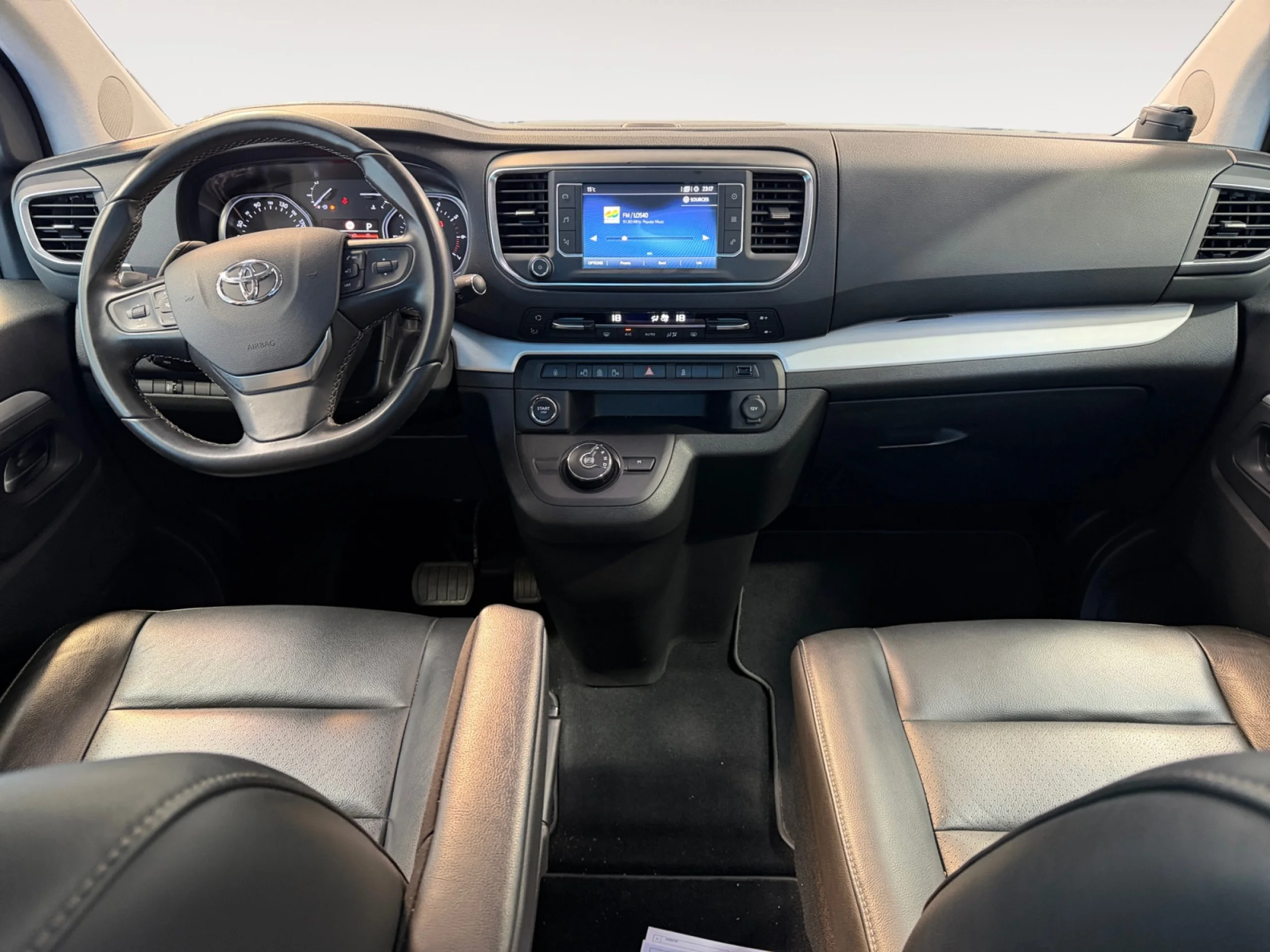 TOYOTA PROACE VERSO PROACE VIP LARGO (L2) 2,0D 180 AT 7P - Foto 4