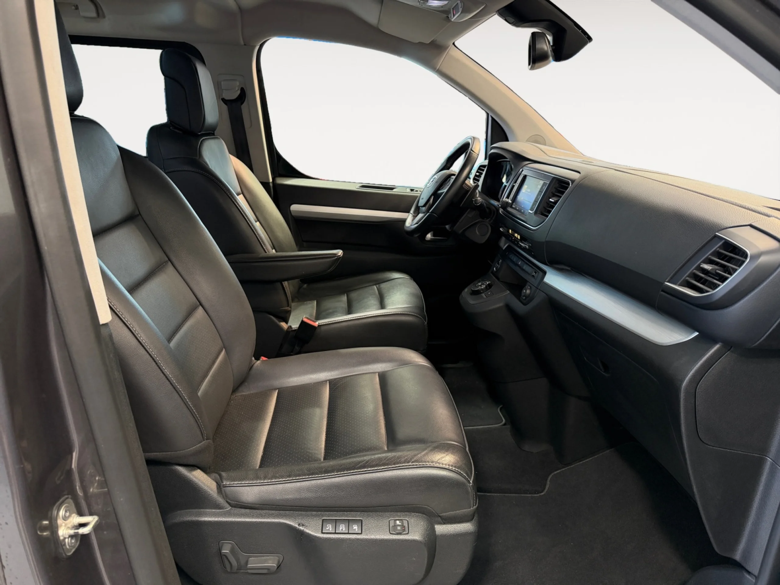 TOYOTA PROACE VERSO PROACE VIP LARGO (L2) 2,0D 180 AT 7P - Foto 5