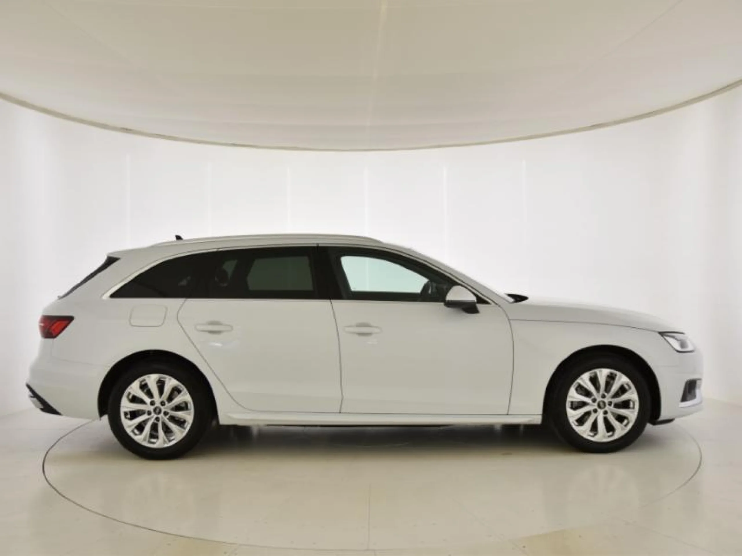 AUDI A4 AVANT ADVANCED 35 TDI 120KW S TRONIC - Foto 3