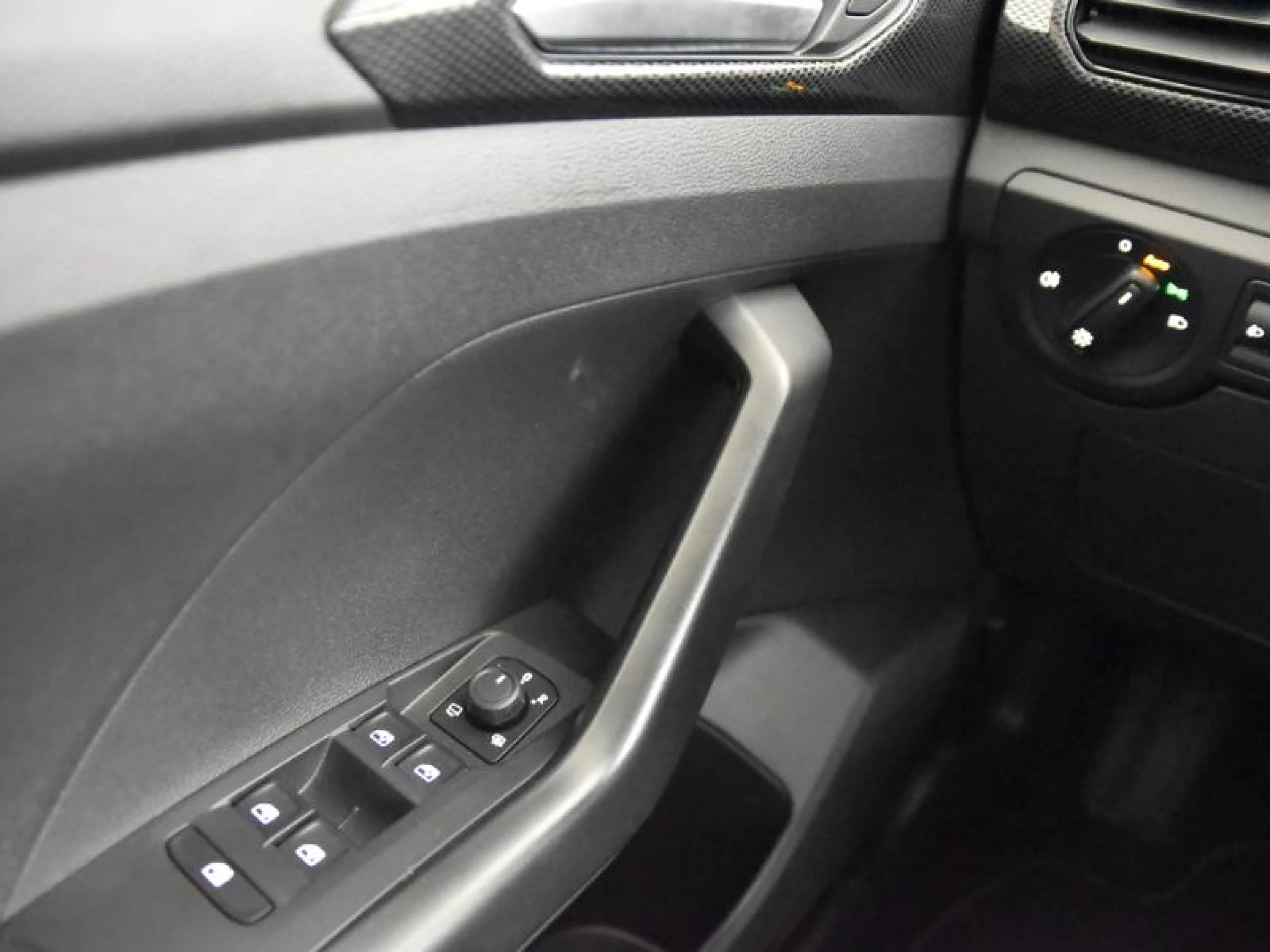 VOLKSWAGEN T CROSS ADVANCE 1.0 TSI 81KW (110CV) - Foto 16
