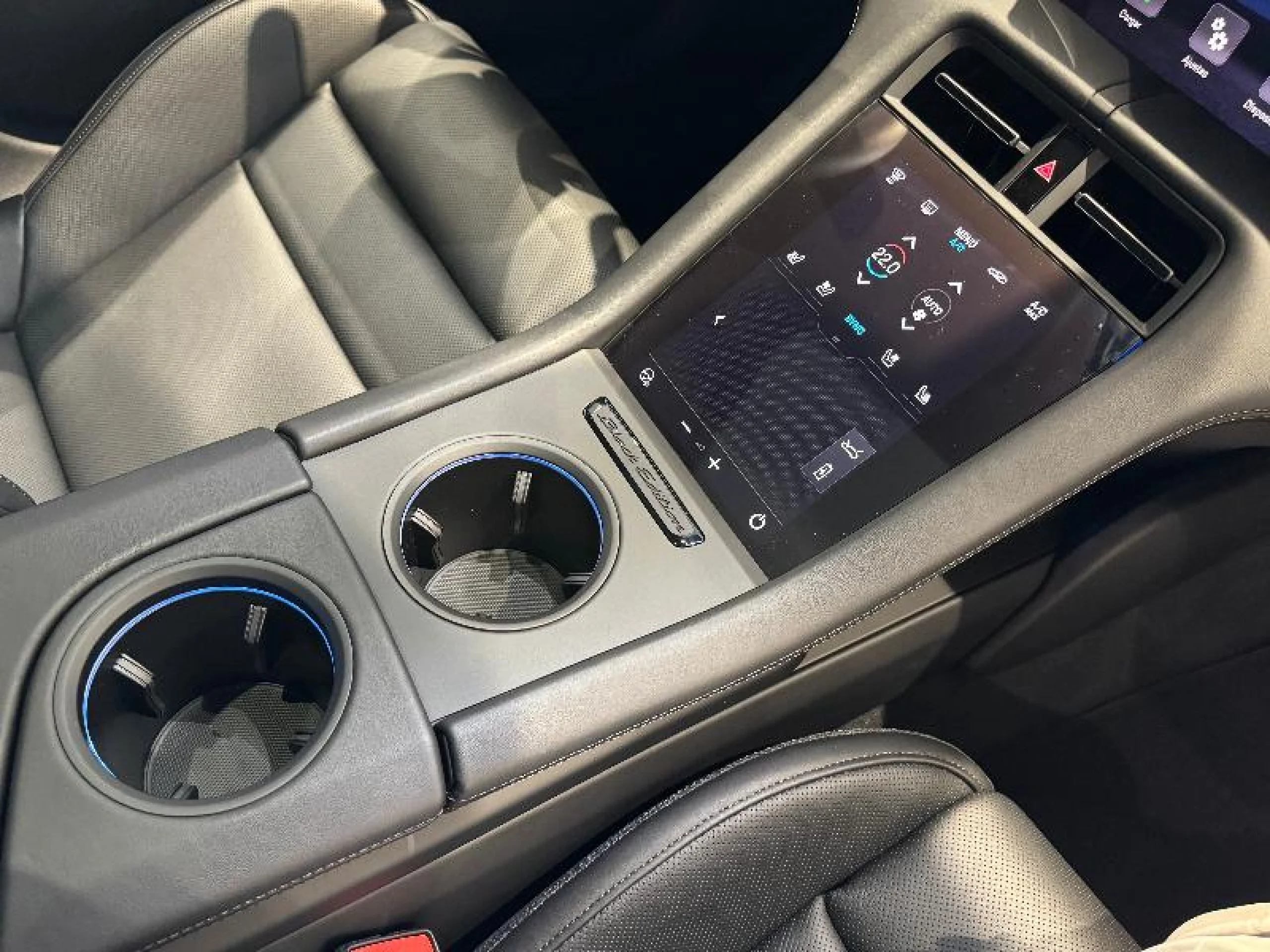 PORSCHE TAYCAN BLACK EDITION - Foto 21